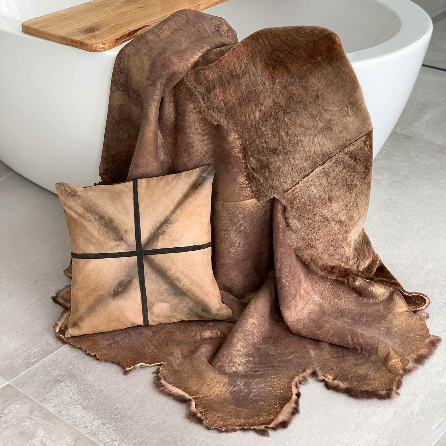 von hohenstein Tagesdecke Lamm-Fell Decke braun/gold kuschelig