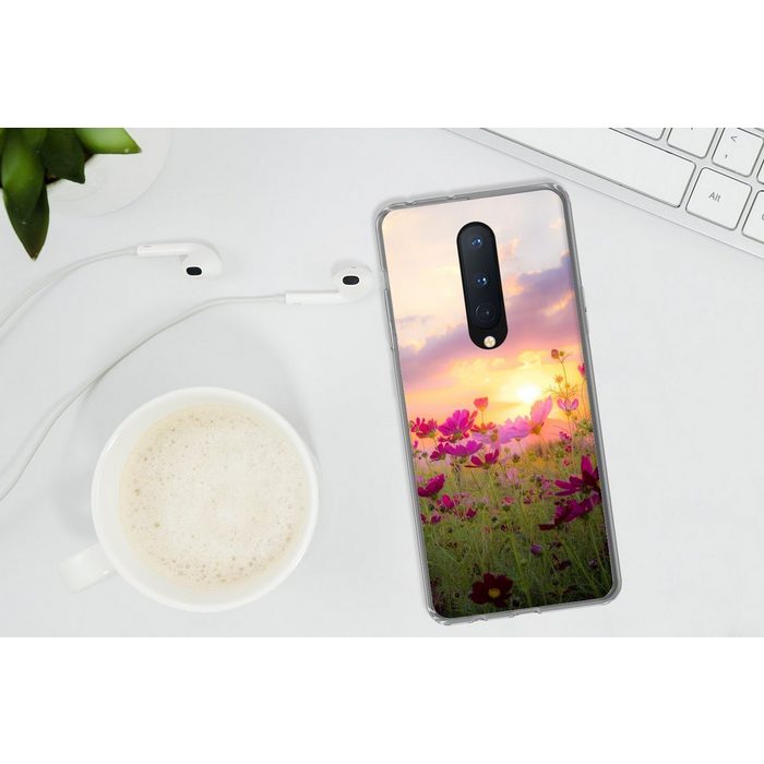 MuchoWow Handyhülle Blumen - Rosa - Sonnenuntergang - Natur - Wiese - Horizont Phone Case Handyhülle OnePlus 8 Silikon Schutzhülle CQ10984
