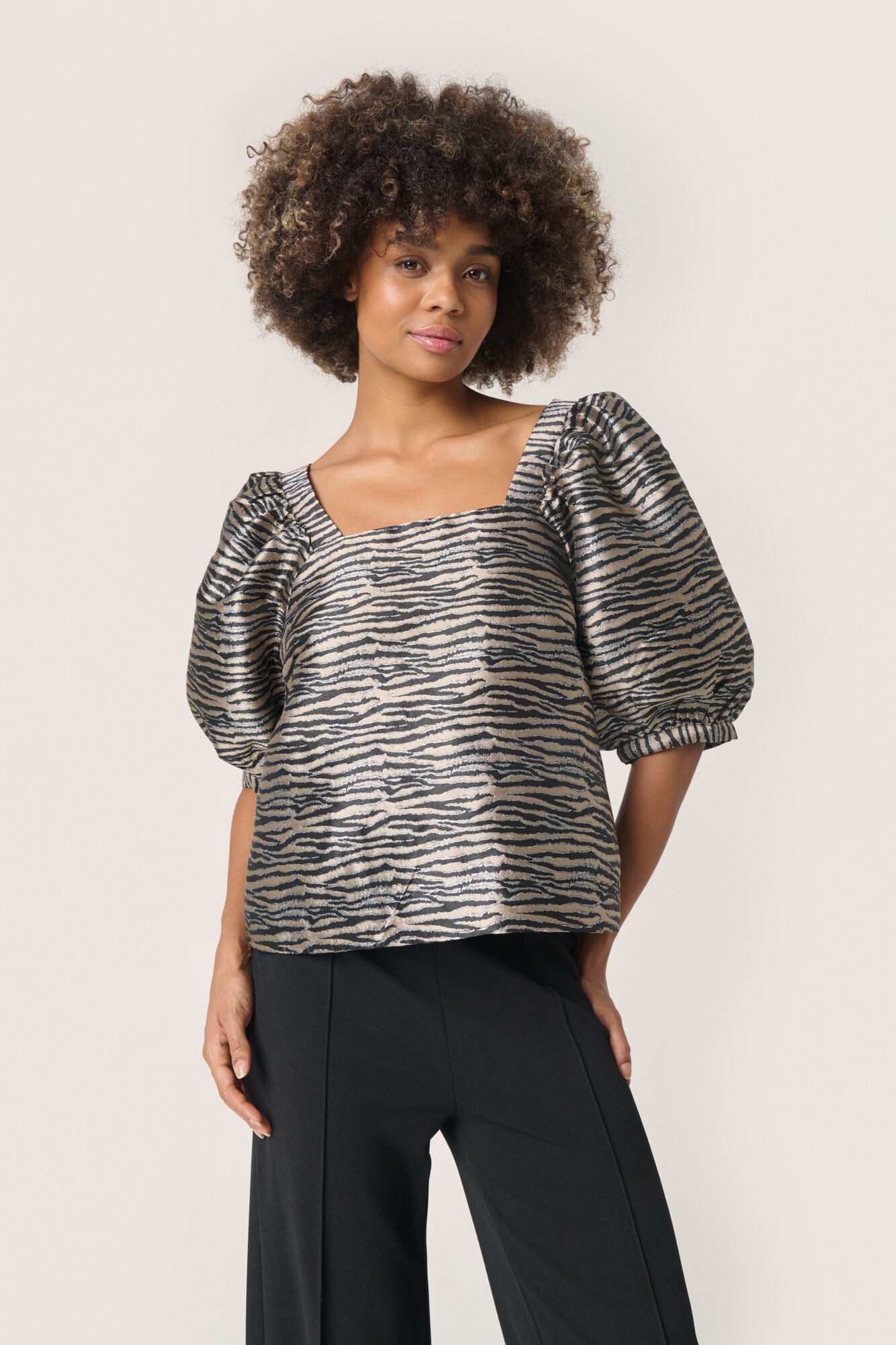 SOAKED IN LUXURY Kurzarmbluse Kurzarm-Bluse SLElowen