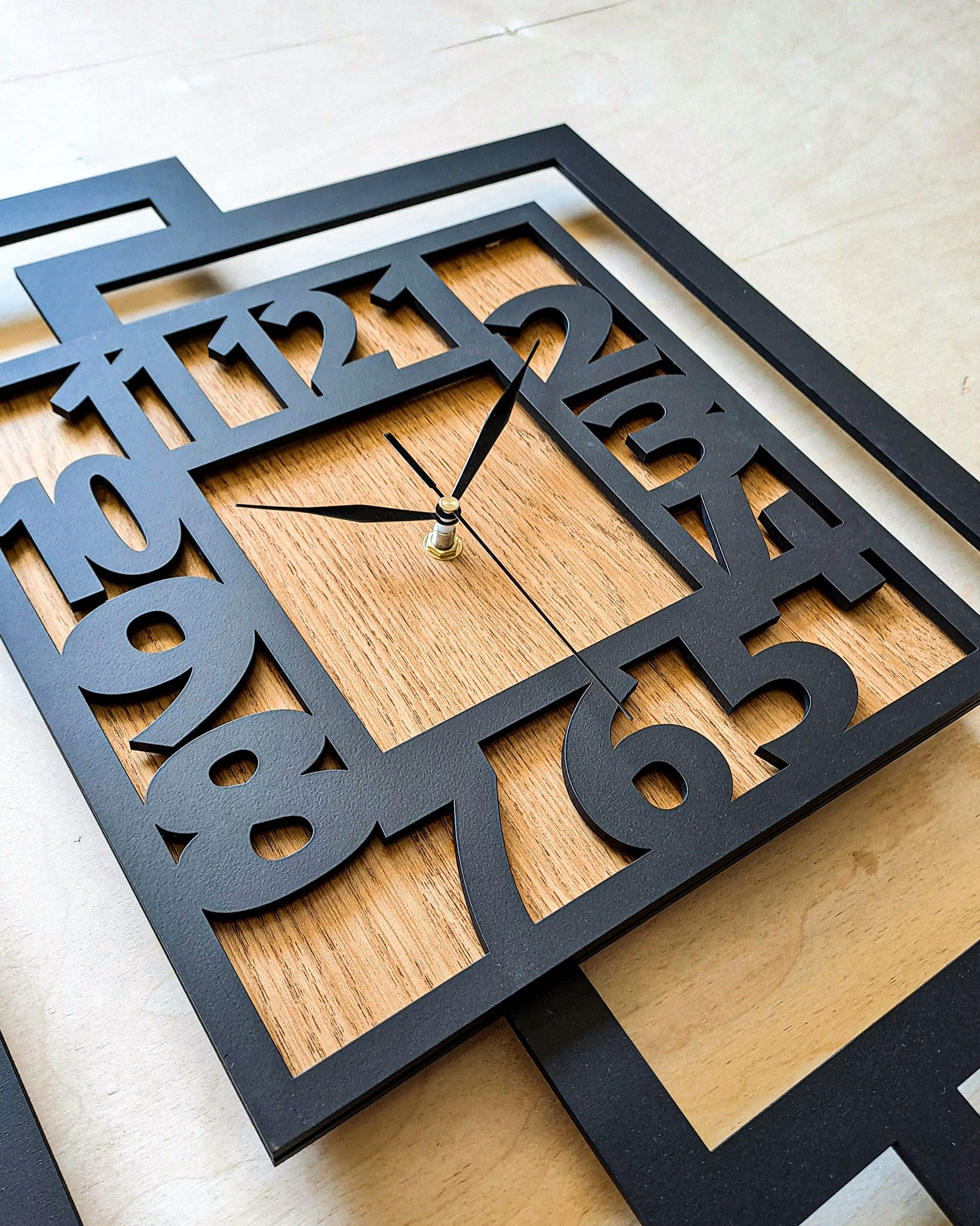 ORNAMENTI Wanduhr Grosse, moderne, geometrisch, Holz, hingucker, rechteckig günstig online kaufen