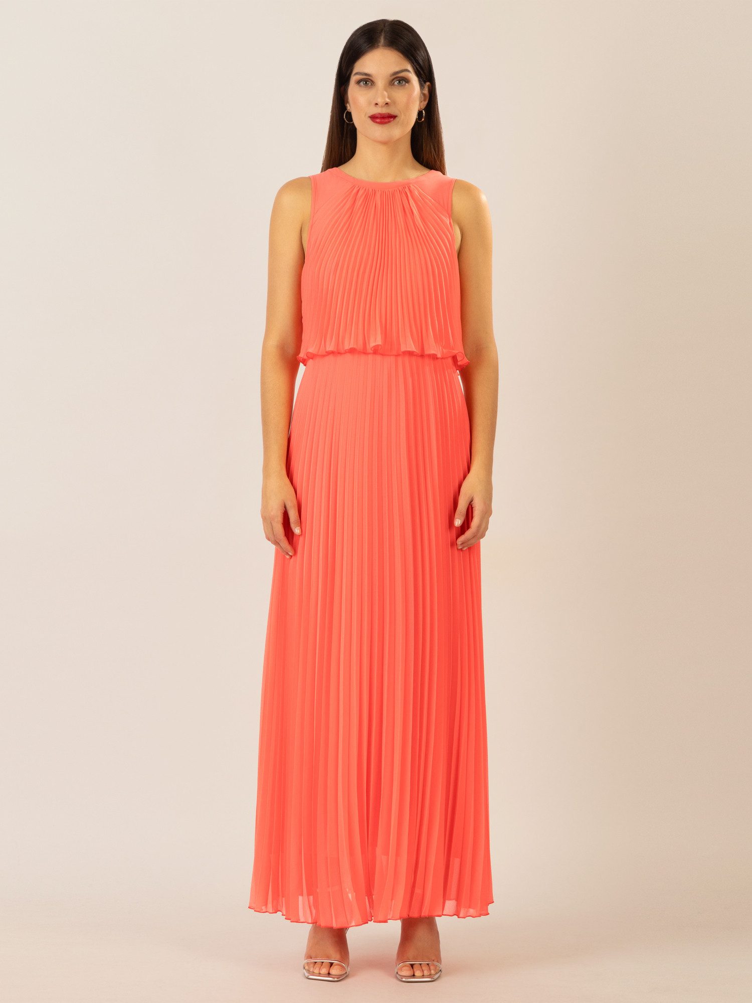 Apart Abendkleid mit lose fallendem Sonnenplissee günstig online kaufen