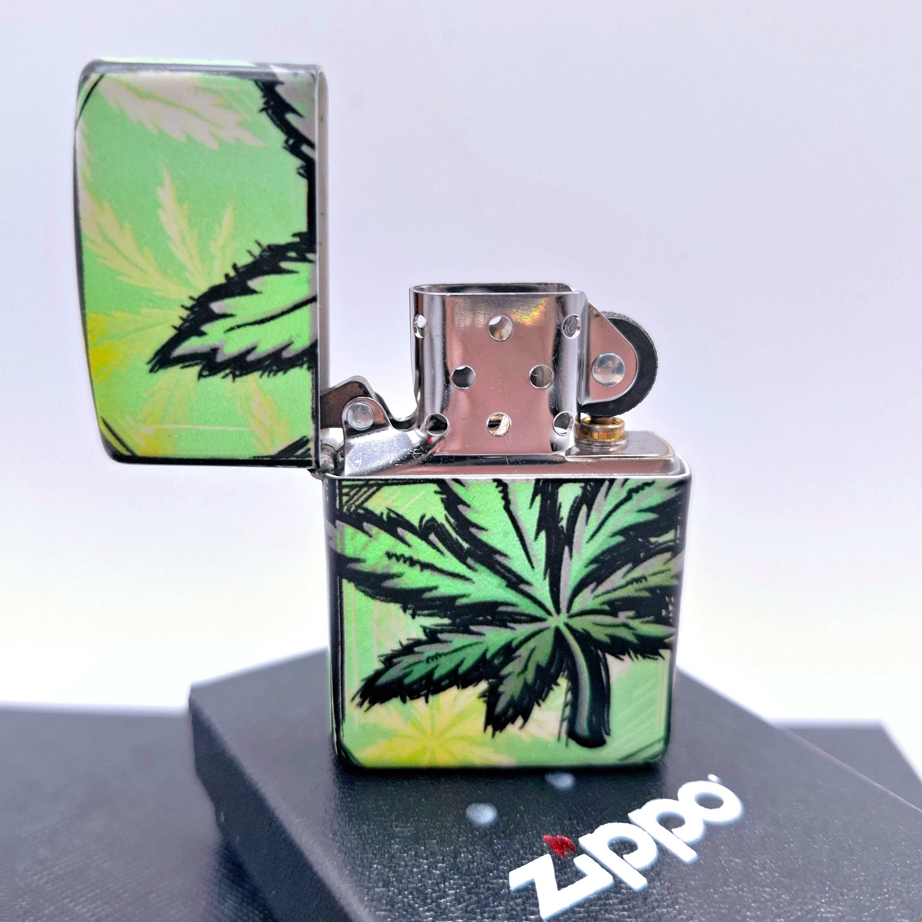 Zippo Feuerzeug color 540° Glowing Cannabis Glow in the Dark green im Geschenkset, made in USA – Bild 3 von 5