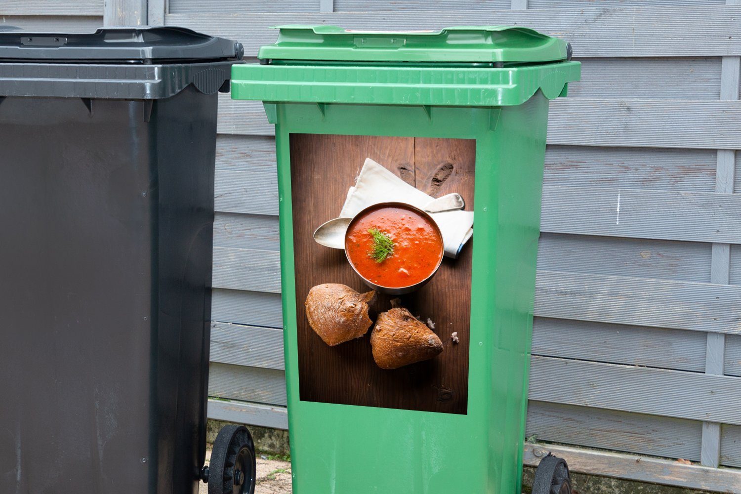 Mülleimer-aufkleber, einem Löffel Mülltonne, St), Brot Stücken und MuchoWow Container, Tomatensuppe mit zwei Wandsticker Abfalbehälter (1 alten Sticker,