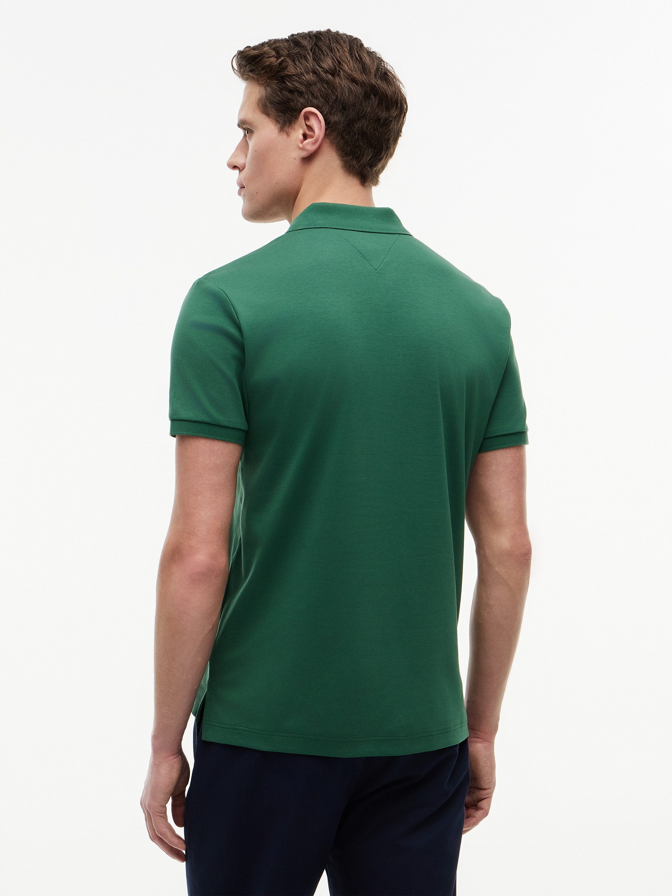 Tommy Hilfiger Poloshirt LIQUID COTTON REGULAR SEASONAL mit Logostickerei – Bild 2 von 5