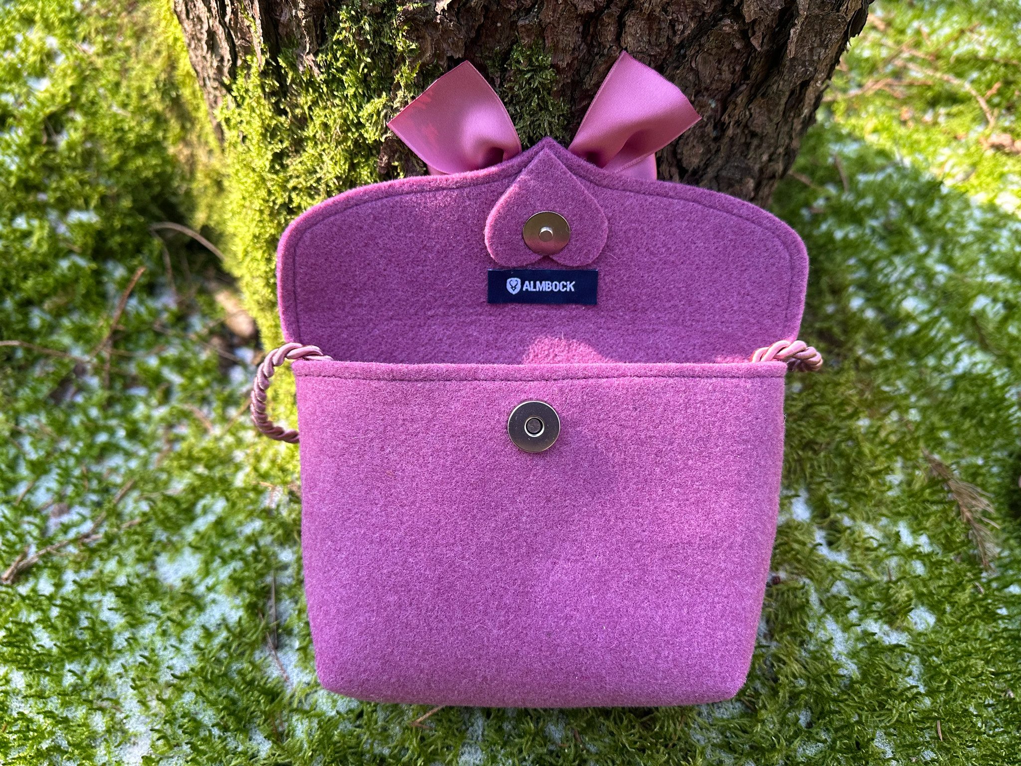 Almbock Trachtentasche Dirndltasche Lilly, handgemachte Wollfilztasche, altrosa