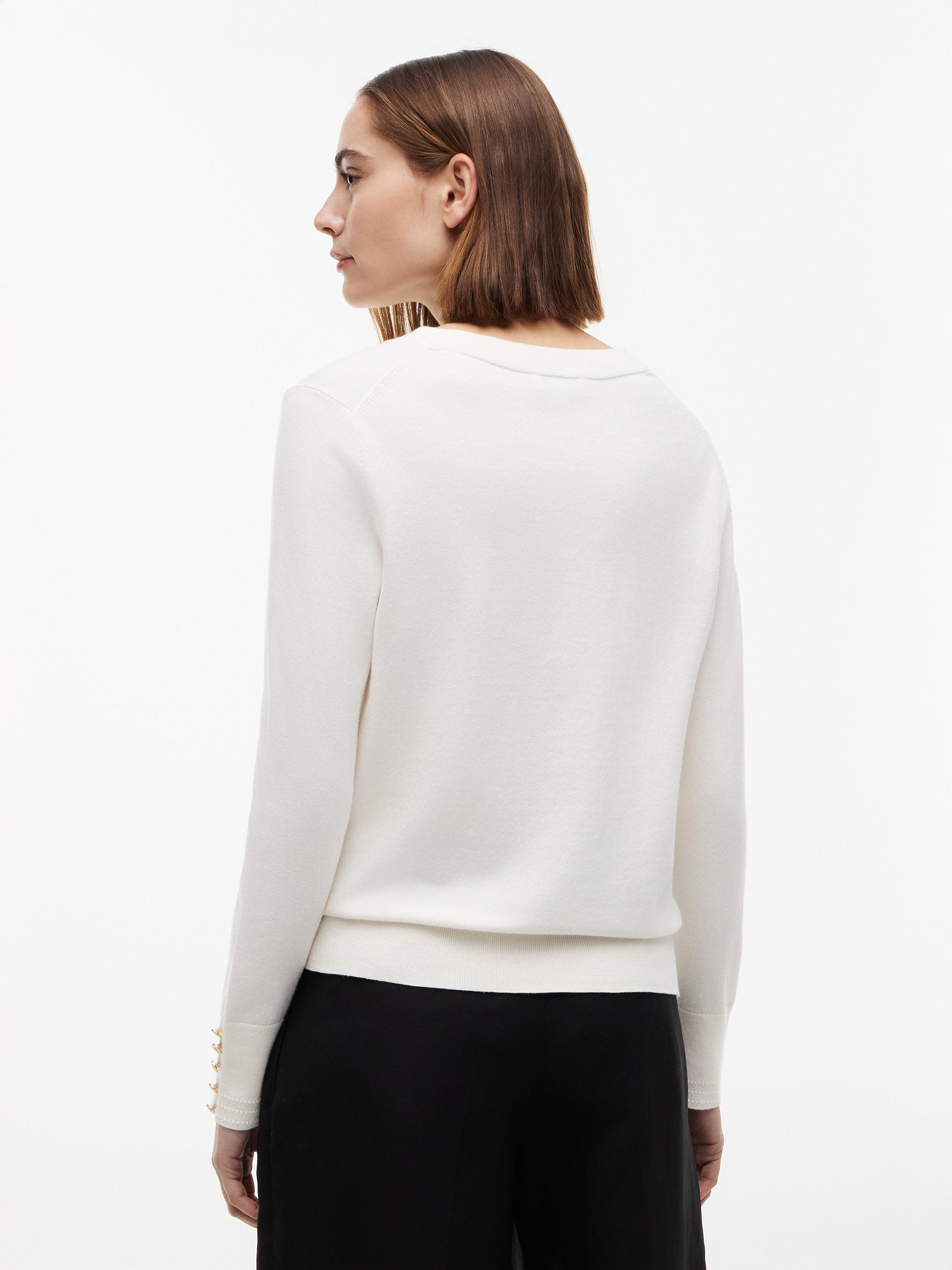 Tommy Hilfiger Strickpullover STITCH V-NECK mit Knopfdetail am Ärmel, Regular Fit