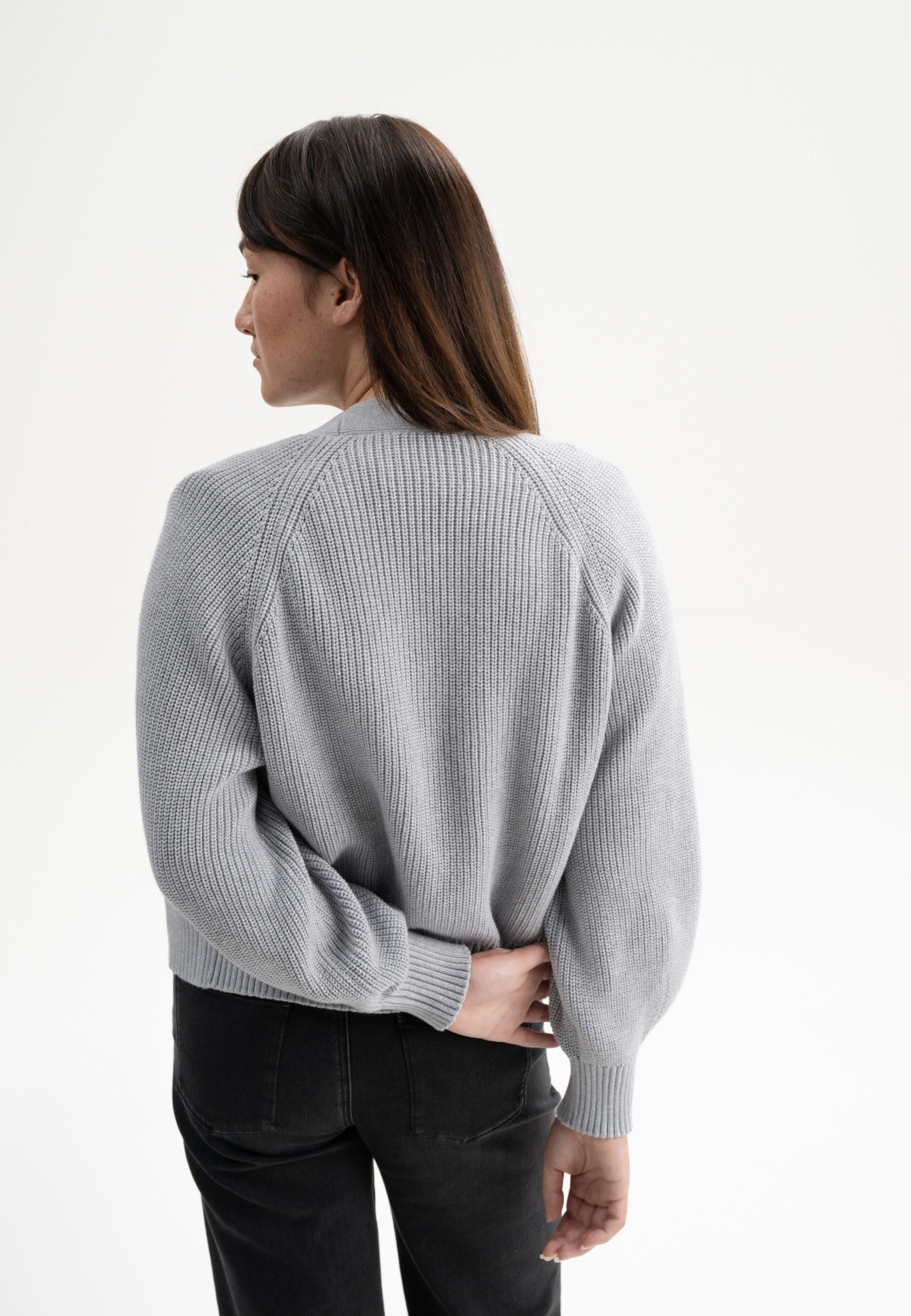 MELA Cardigan Rippstrick Cardigan Style BHUMA Gerippte Bündchen und gerippter Saum
