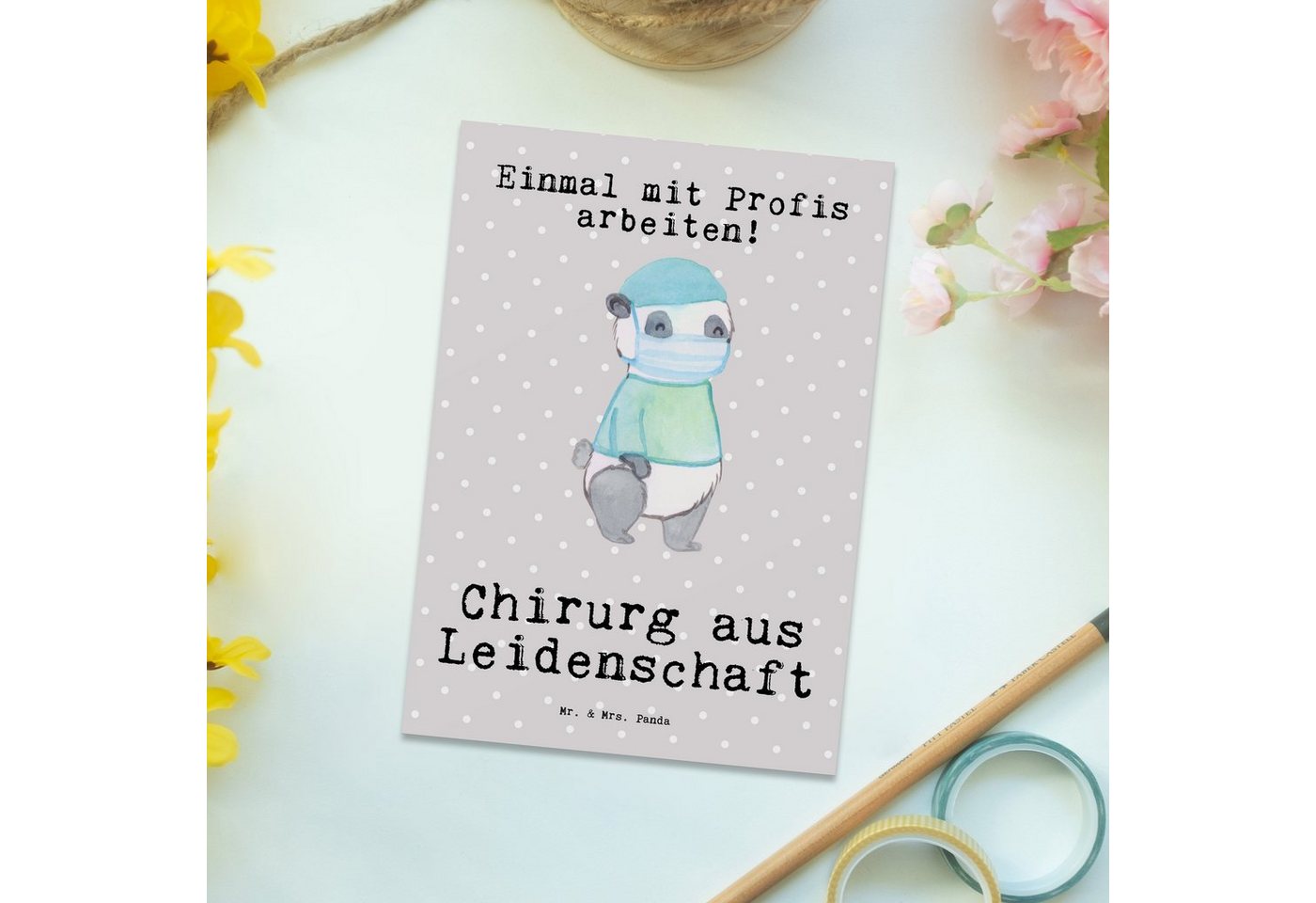 Thumbnail - Mr. & Mrs. Panda Postkarte Chirurg Leidenschaft - Grau Pastell - Geschenk, Krankenhaus, Arzt, Da, Glücksmomente teilen