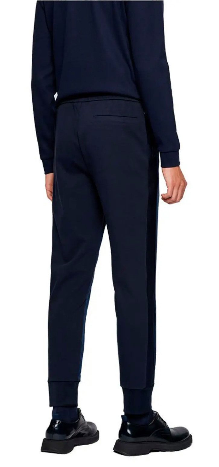 BOSS Loungepants Lamont 55 Performance Wasserabweisend Jogginghose Wasserabweisendes Material für Schutz bei nassem Wetter