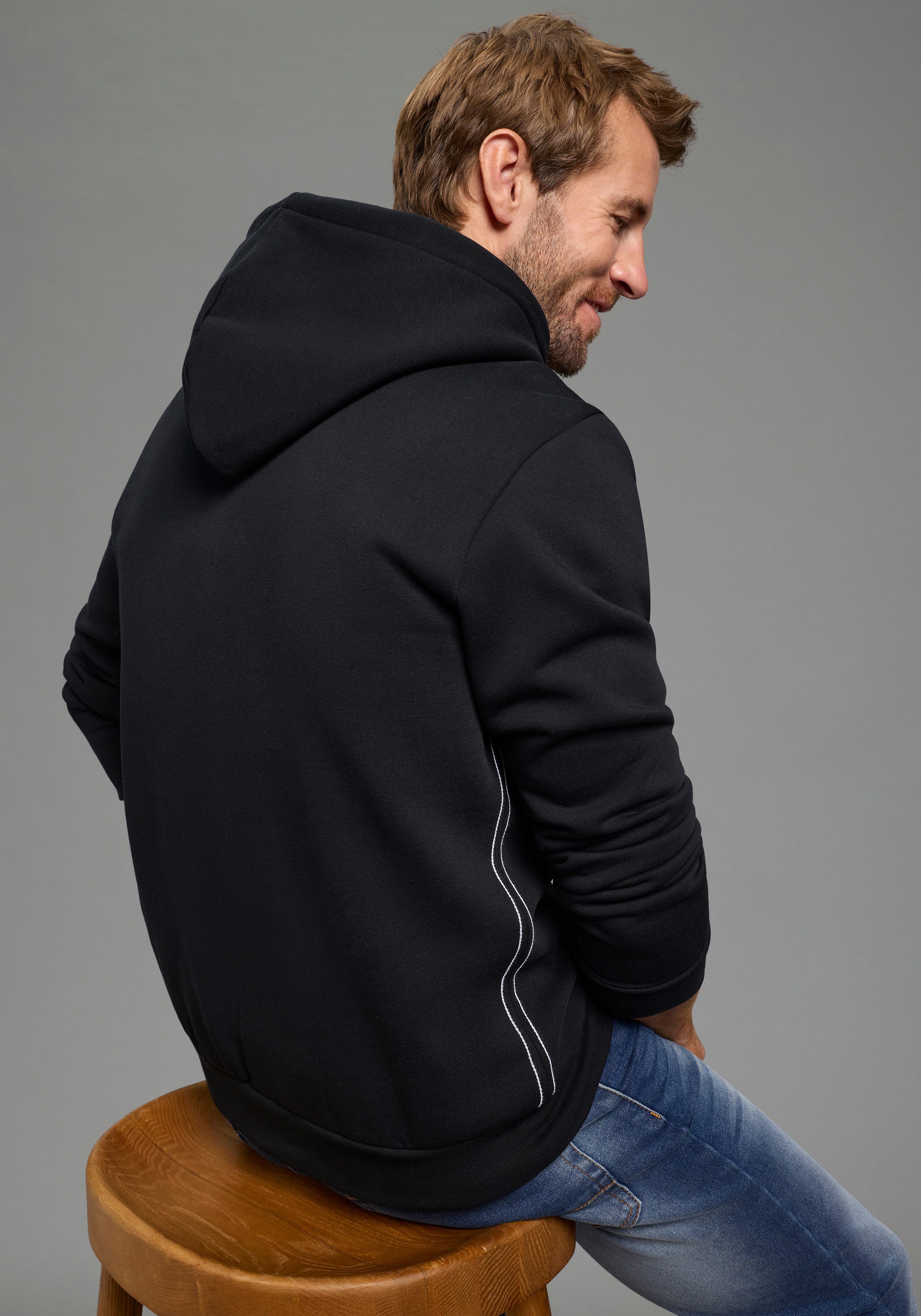 KangaROOS Kapuzensweatshirt mit regulierbarem Elastikband an der Kapuze, sc günstig online kaufen