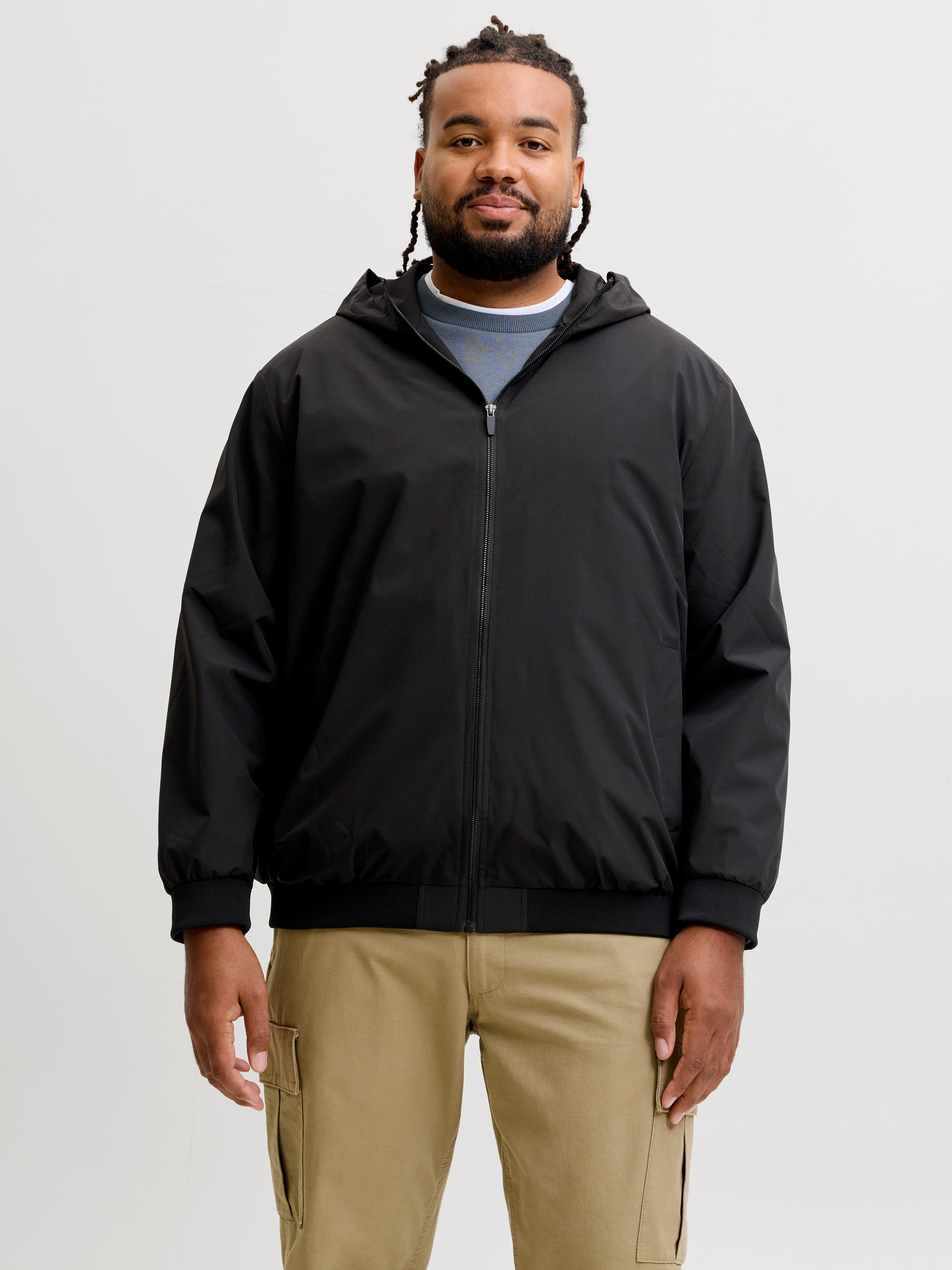 Jack & Jones PlusSize Blouson JJECHARGE LIGHT JACKET HOOD NOOS PLS Kunstfaser, regular fit
