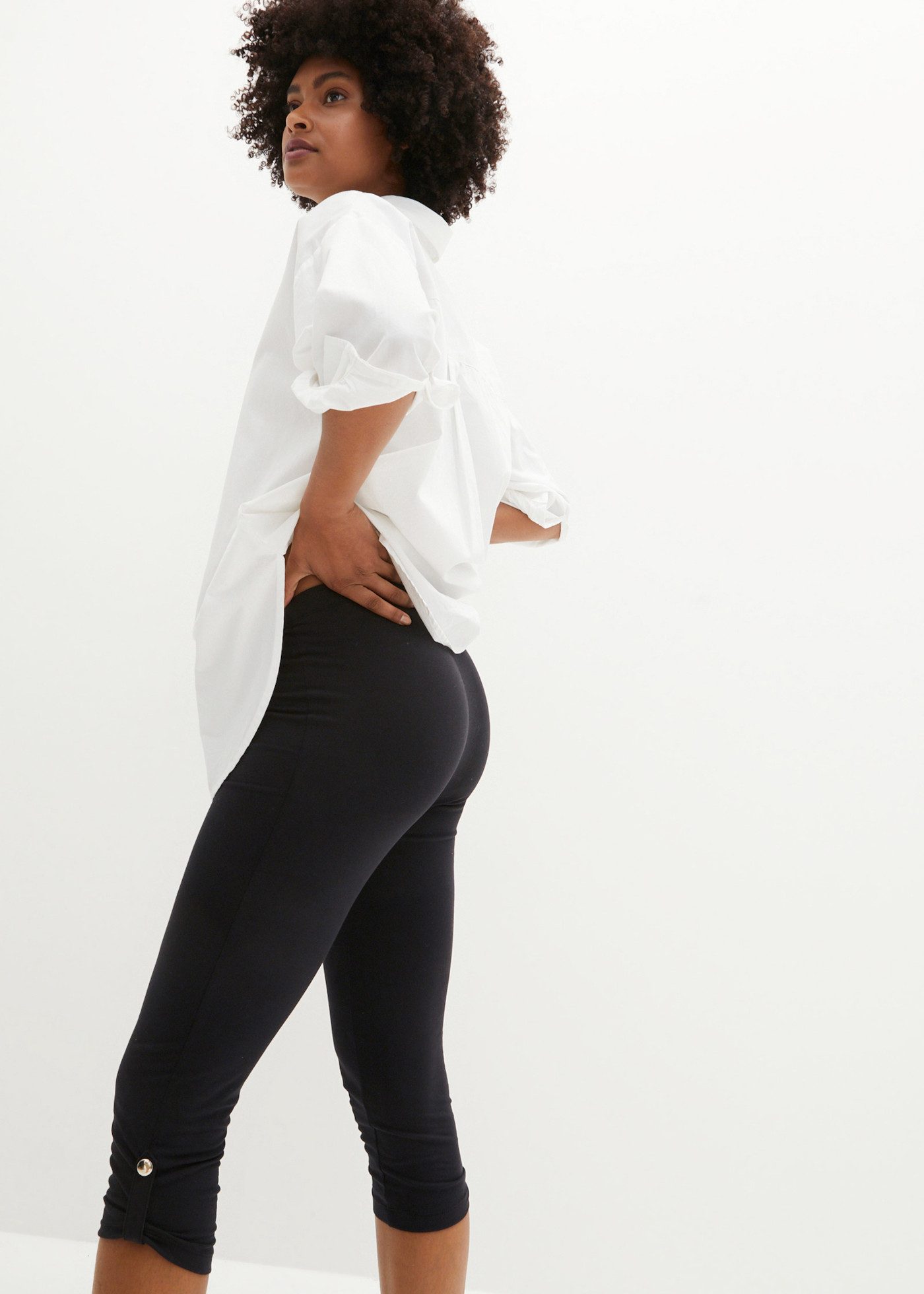 bonprix Caprileggings Skinny Fit, mit seitlichem Knopf-Detail, aus Baumwollmaterial