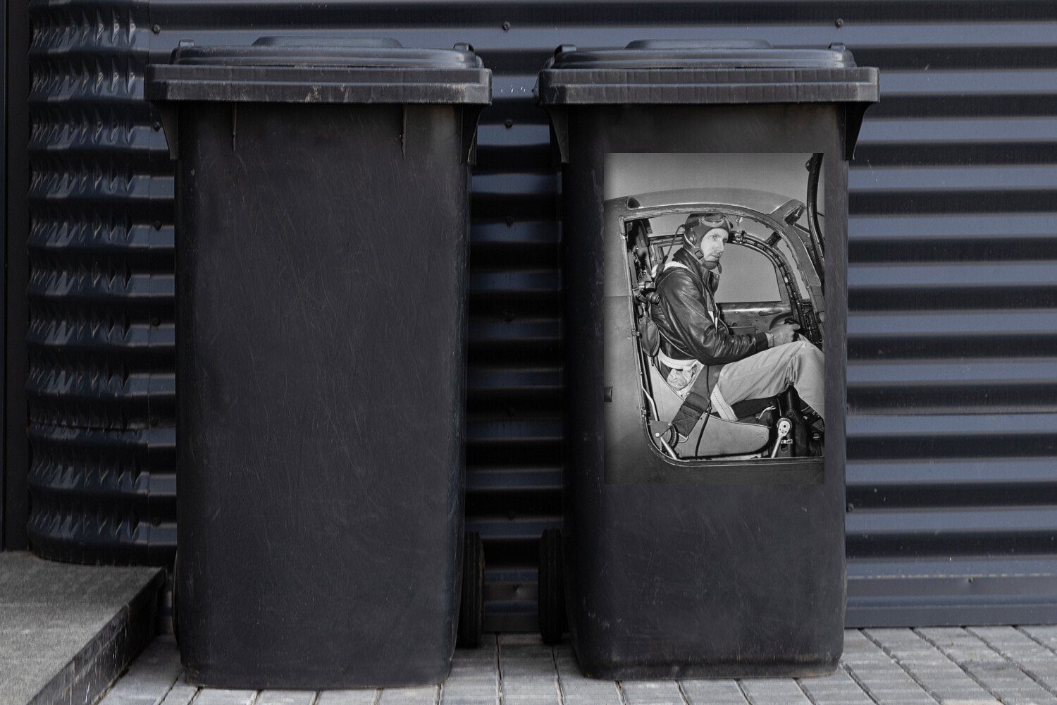 MuchoWow Wandsticker Sticker, und (1 St), Pilot Mülleimer-aufkleber, Cockpit weißer Abfalbehälter im Mülltonne, Container, Schwarzer