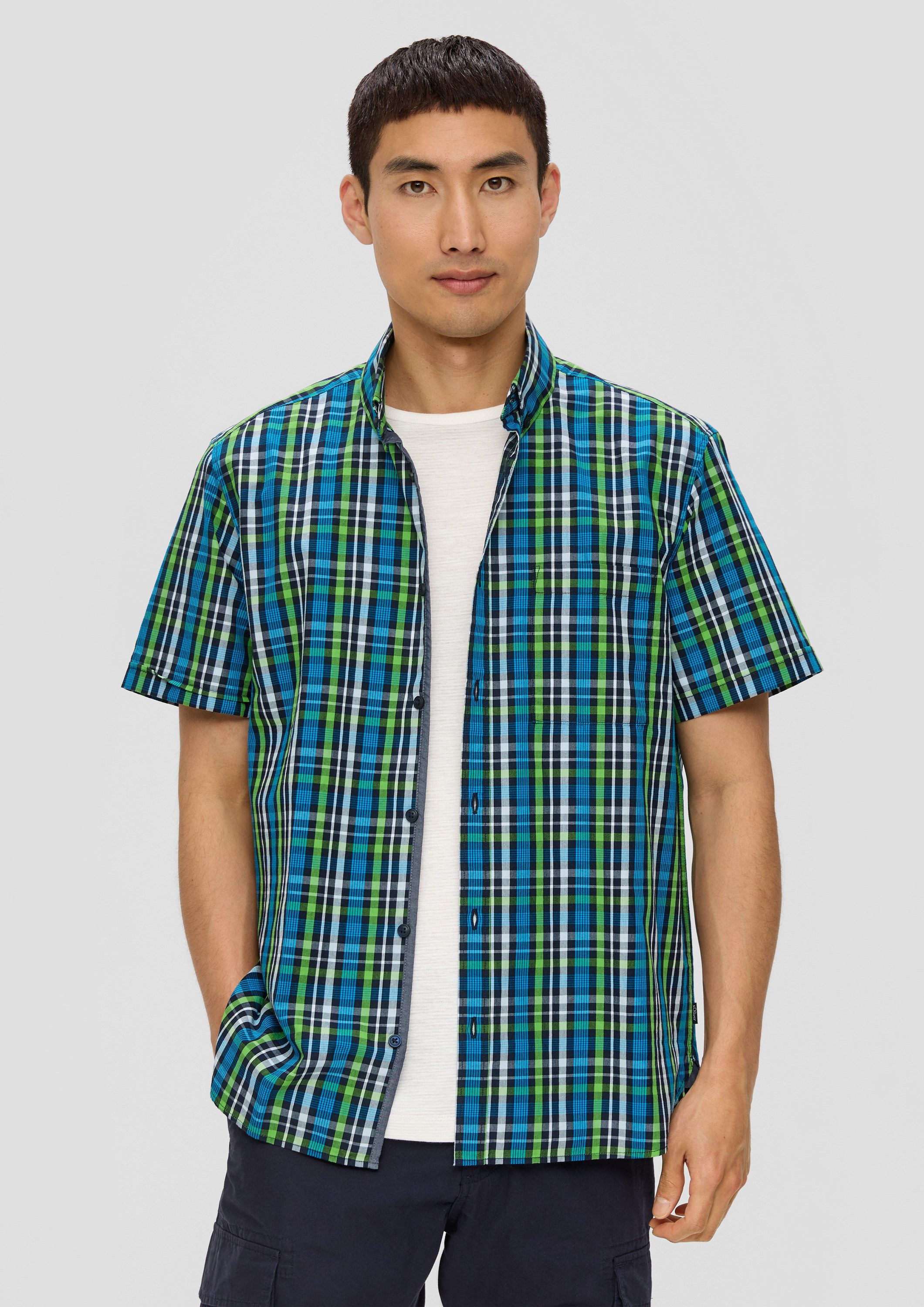 s.Oliver Kurzarmhemd Hemd Kurzarmhemd mit Brusttasche und Logo-Detail