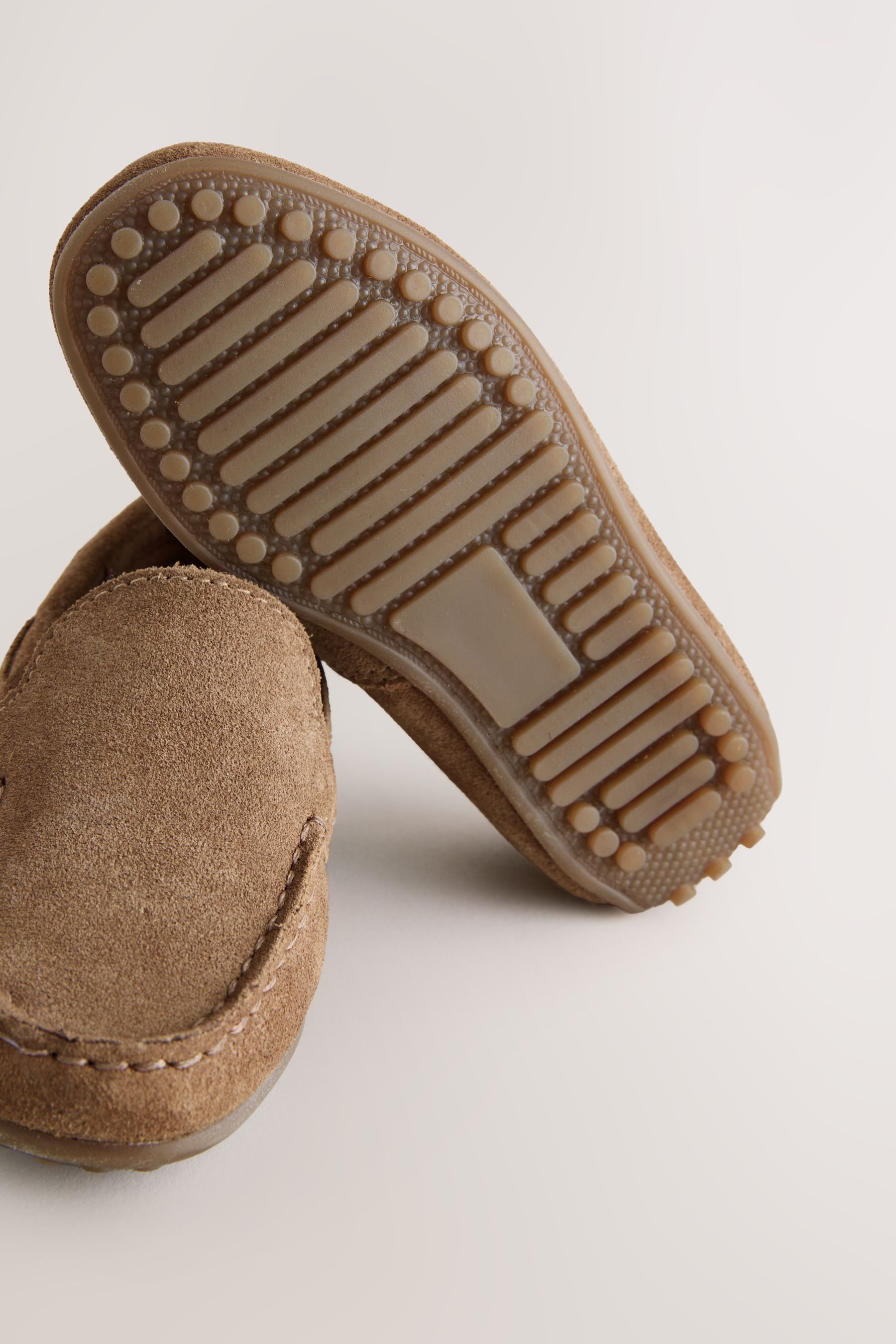 Next Schlupf-Loafer aus Veloursleder, weite Passform Loafer – Bild 3 von 5