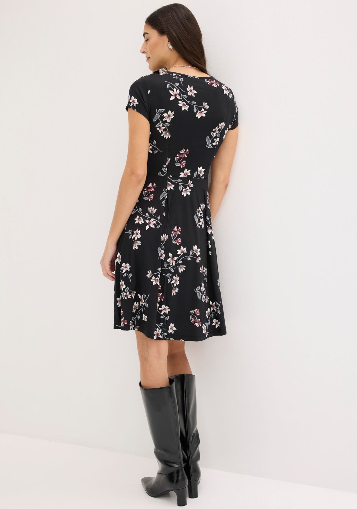 bonprix Jerseykleid (1-tlg) für sommerliche Tage, aus Viskose-Mix, ausgestellte Passform