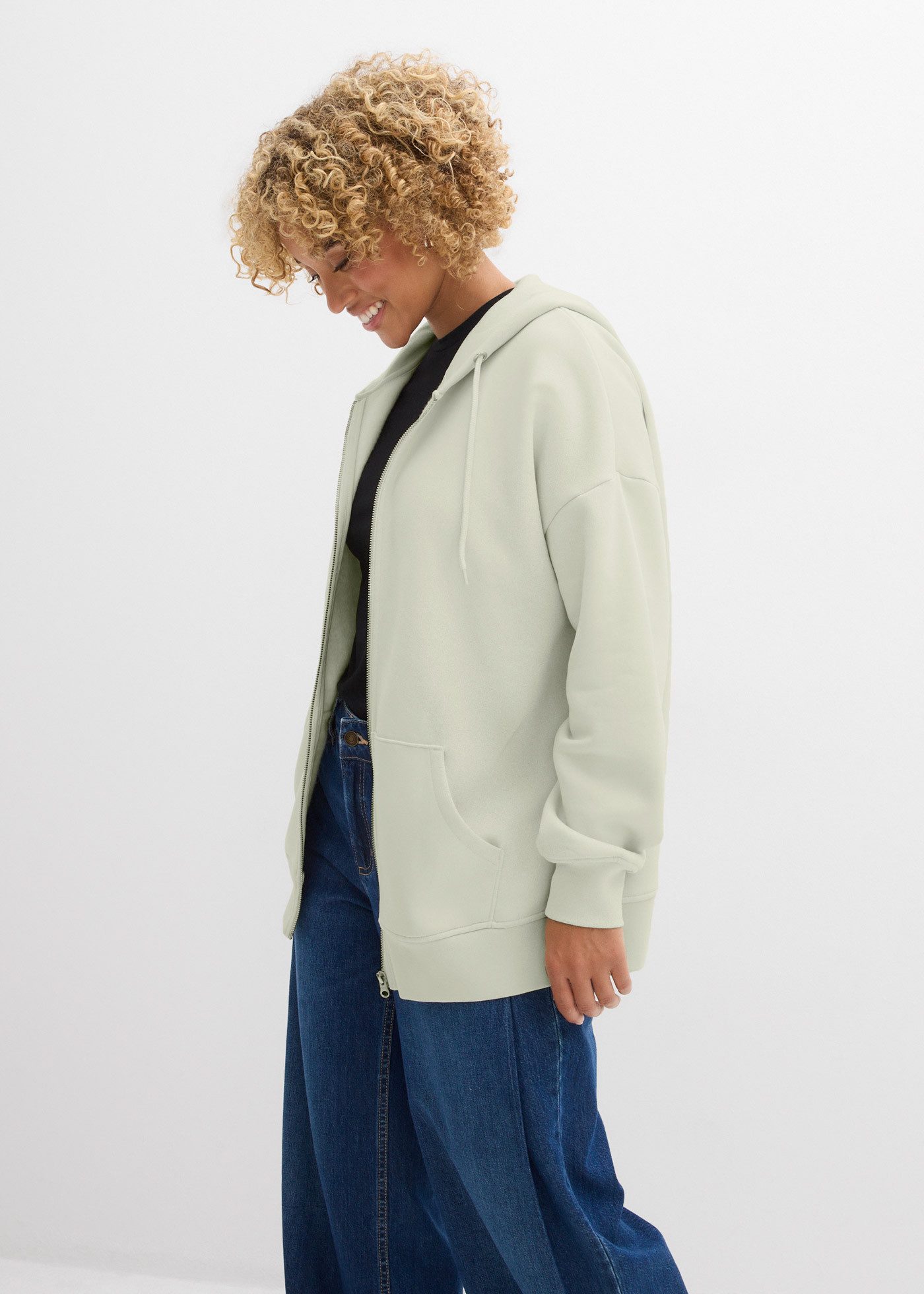 bonprix Kapuzensweatjacke mit Eingrifftaschen und Reißverschluss günstig online kaufen