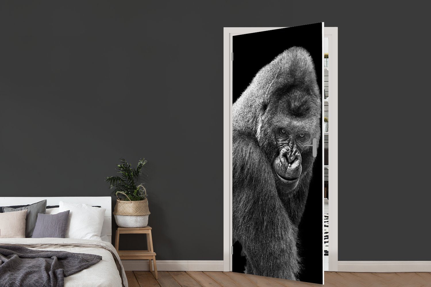 Gorilla herab, (1 blickt Tür, bedruckt, Matt, MuchoWow 75x205 Türaufkleber, St), Türtapete für cm Fototapete Ein prächtiger