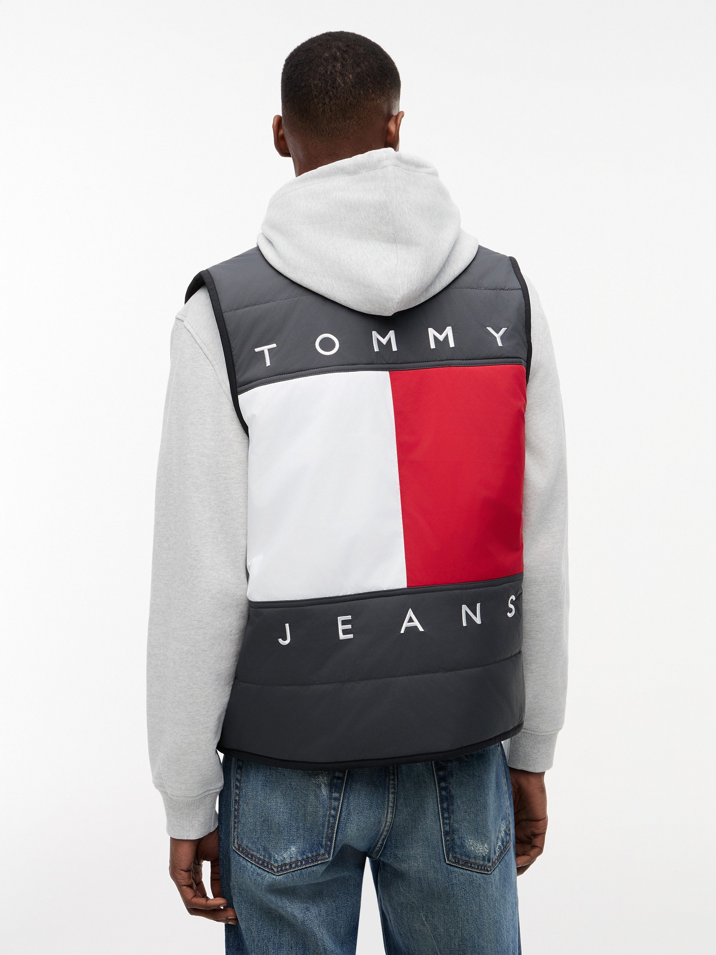 Tommy Jeans Steppweste TJM HERITAGE FLAG QUILTED Underliner Regular fit mit Rundhalsausschnitt