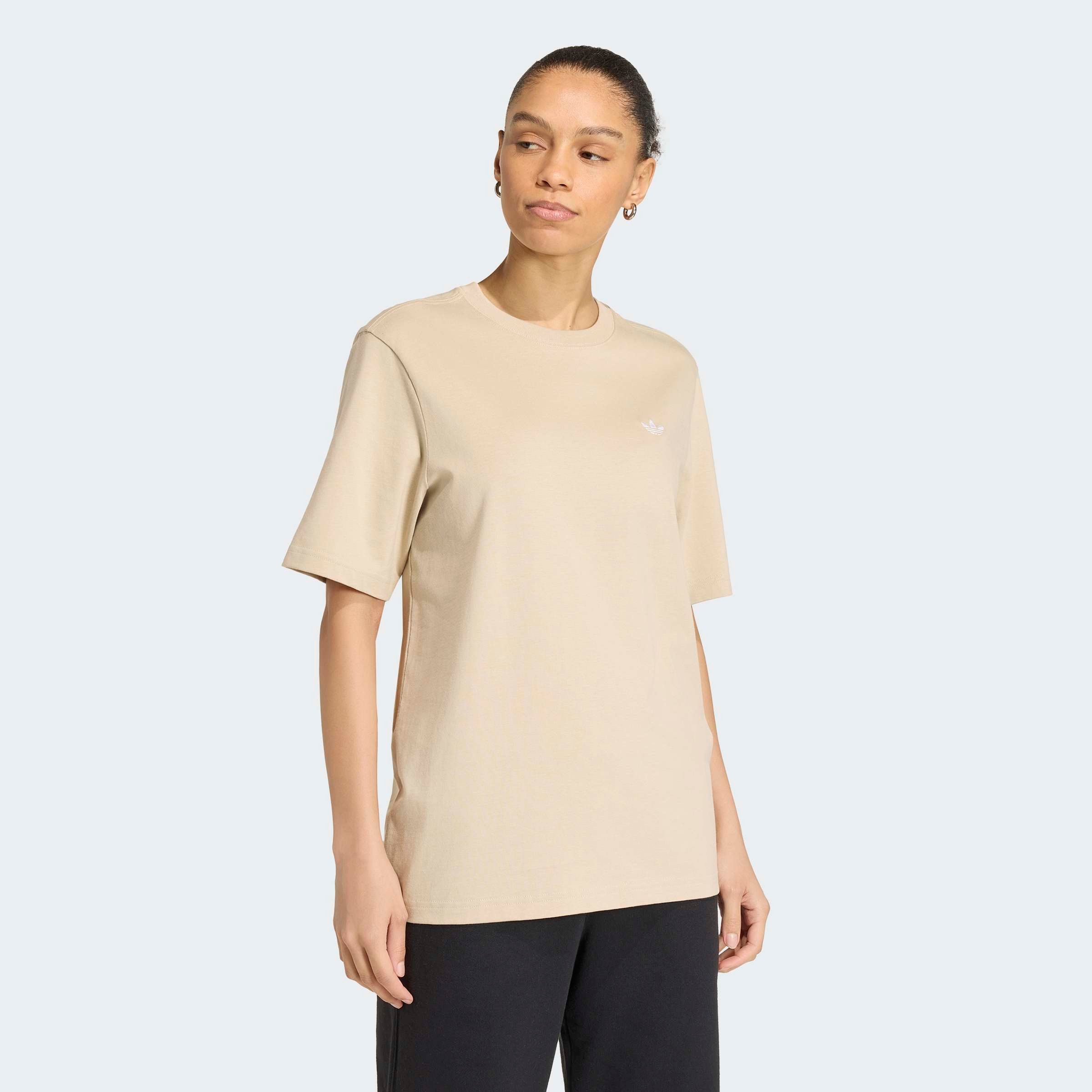 adidas Originals T-Shirt ESSENTIALS, LOCKER GESCHNITTEN für Erwachsene, mit sportlichem Stil, Kurzarmdesign, ohne Verschluss