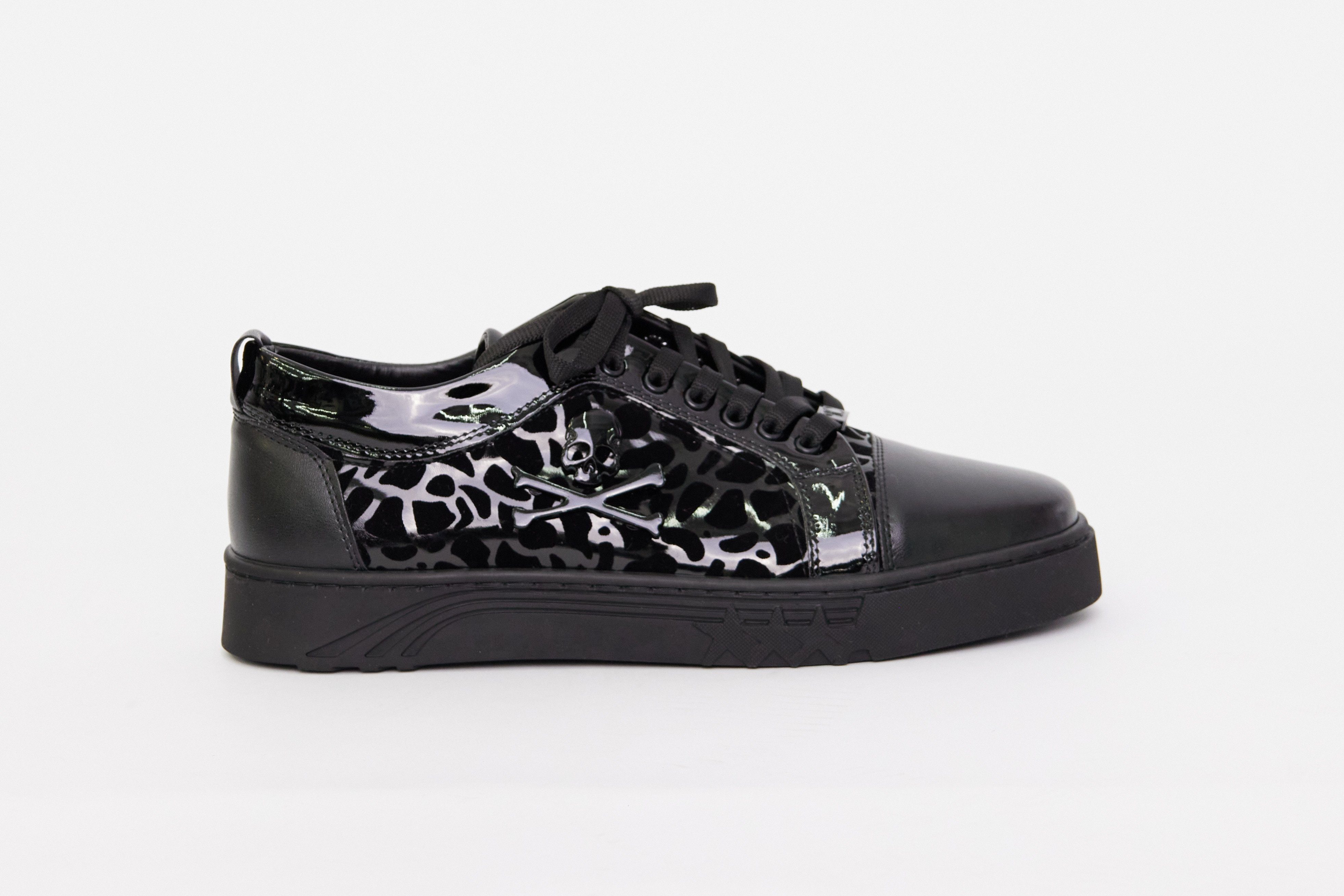 TAMBOGA Ausgefallener Designer Sneaker mit Totenkopf günstig online kaufen