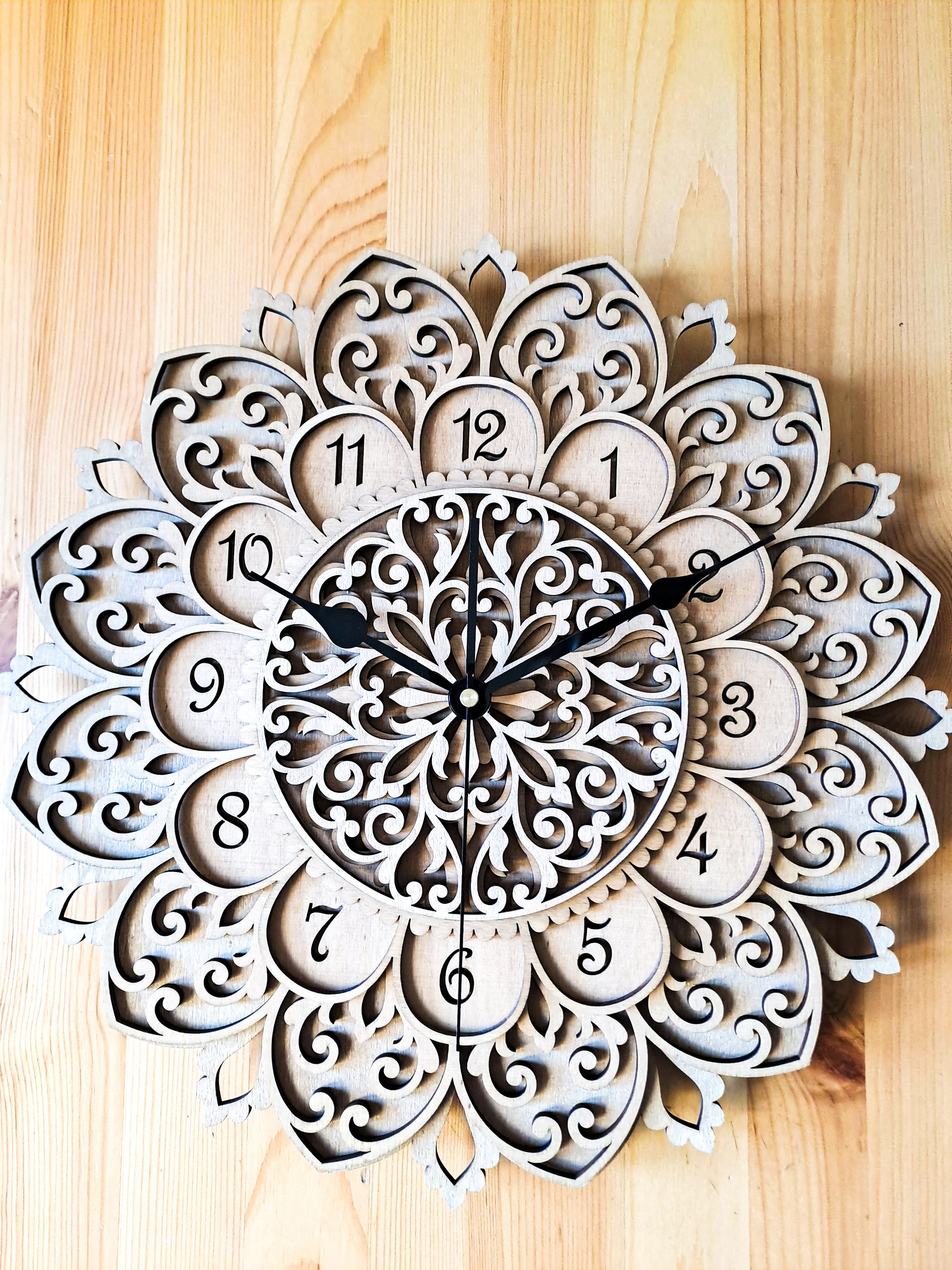 ORNAMENTI Wanduhr Boho, große, blumen Wanduhr aus holz, 4 Schichten, ohne Tickgeräusche