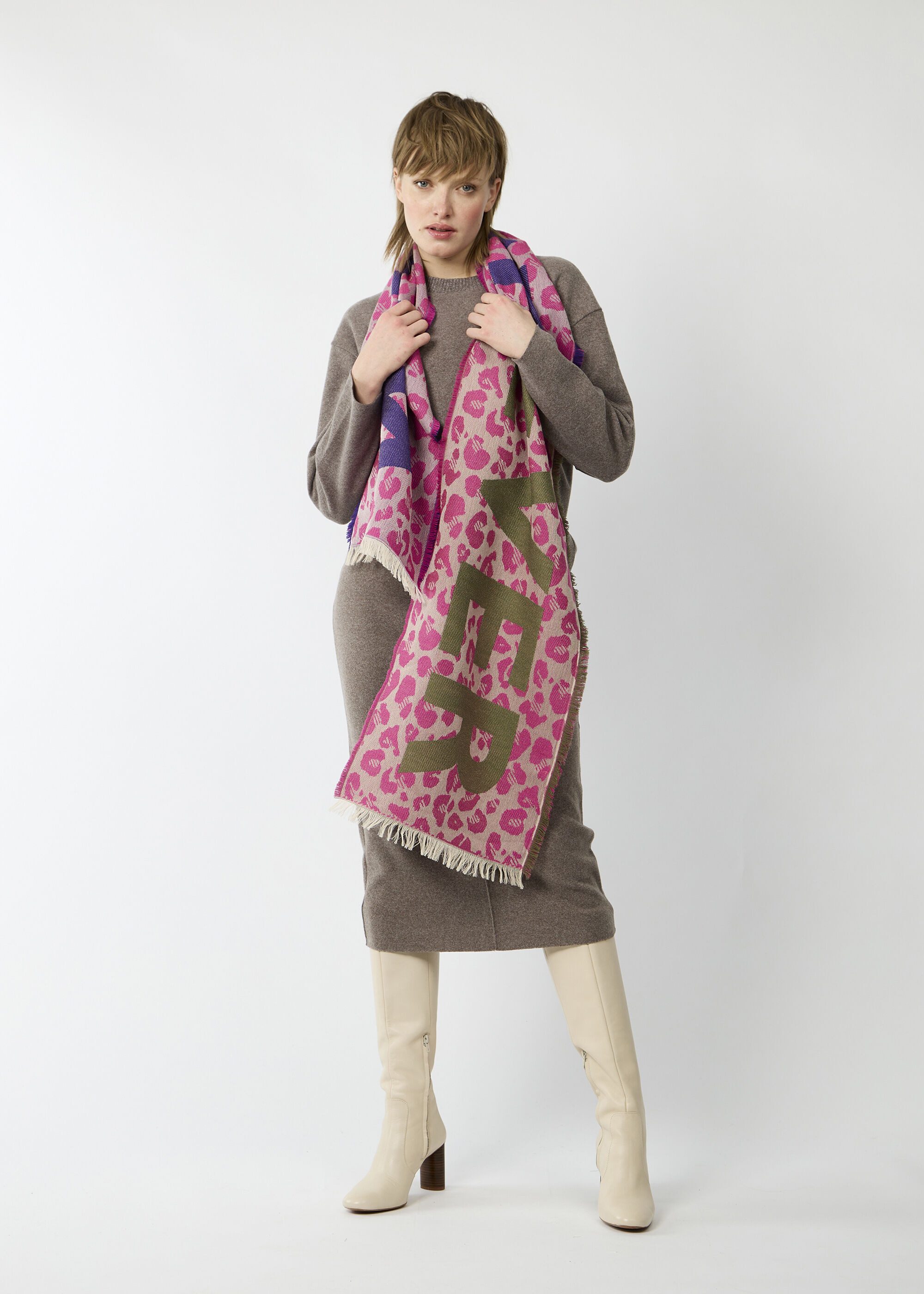 Codello Modeschal, (1-St), mit Leo-Muster