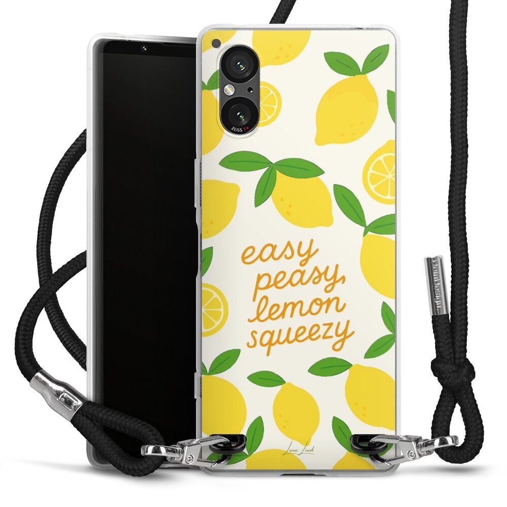 DeinDesign Handyhülle Zitrone Spruch Statement Easy Peasy Lemon Queezy, Sony Xperia 5 V Handykette Hülle mit Band Case zum Umhängen