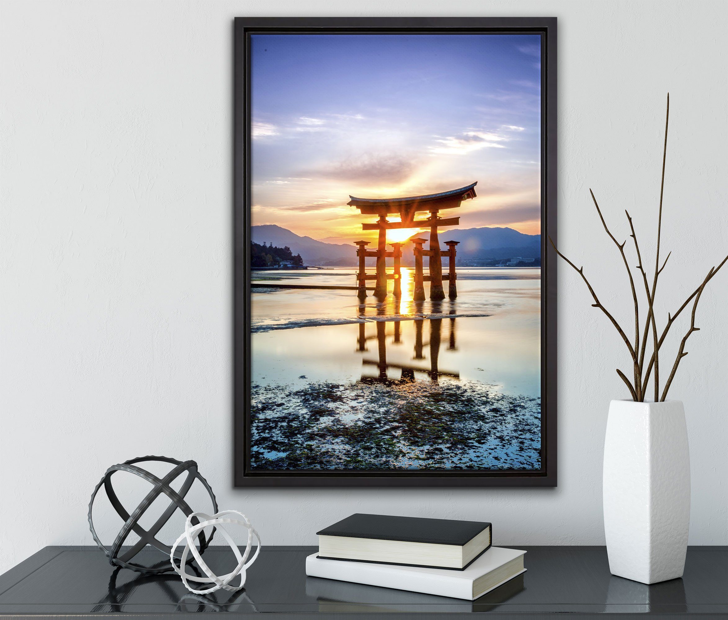 Pixxprint Leinwandbild Torii einem Schattenfugen-Bilderrahmen Miyajima bespannt, Japan, Zackenaufhänger Gate inkl. (1 gefasst, in in Wanddekoration St), Leinwandbild fertig