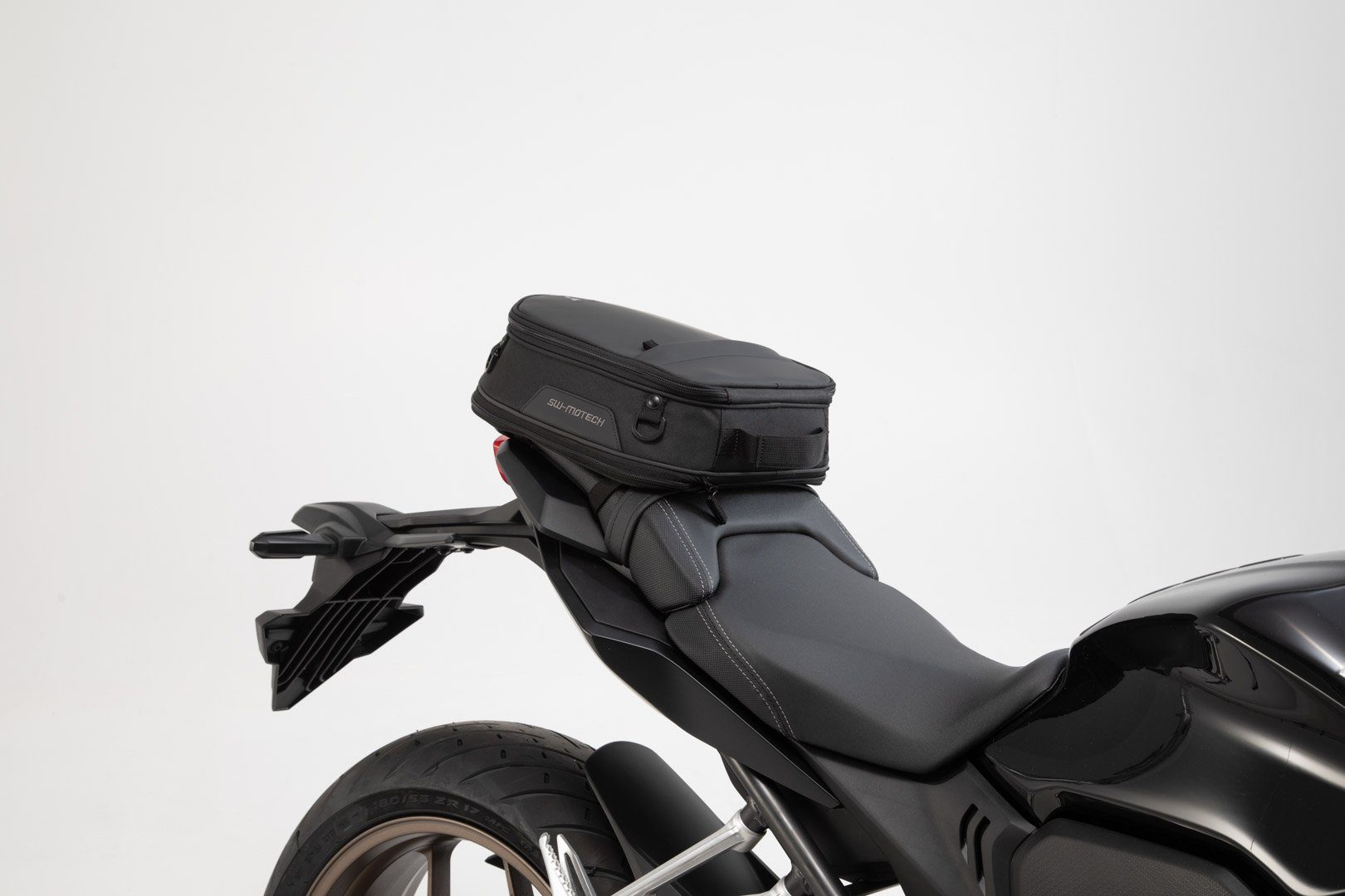Schwarz. ION Hecktasche SW-Motech Motorrad-Additiv Polyeste 600D S - l. 7-15