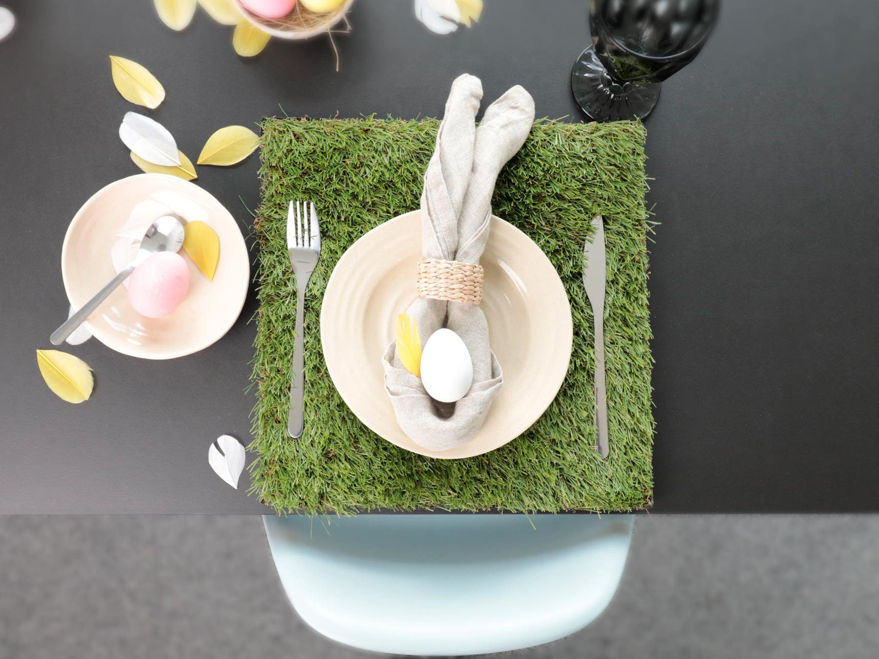 Primaflor-Ideen in Textil Platzset Kunstrasen, ideale Tischdeko für Fußball Fans, (Set, 2-St), Tischset 33/33 cm, Deko-Matte, natürliche Optik, wasserfest