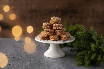 Sallys Tortenständer aus Keramik -Tortenplatte in Weiß mit Fuß, Kuchenplatte zum Dekorieren, zeitloses Design