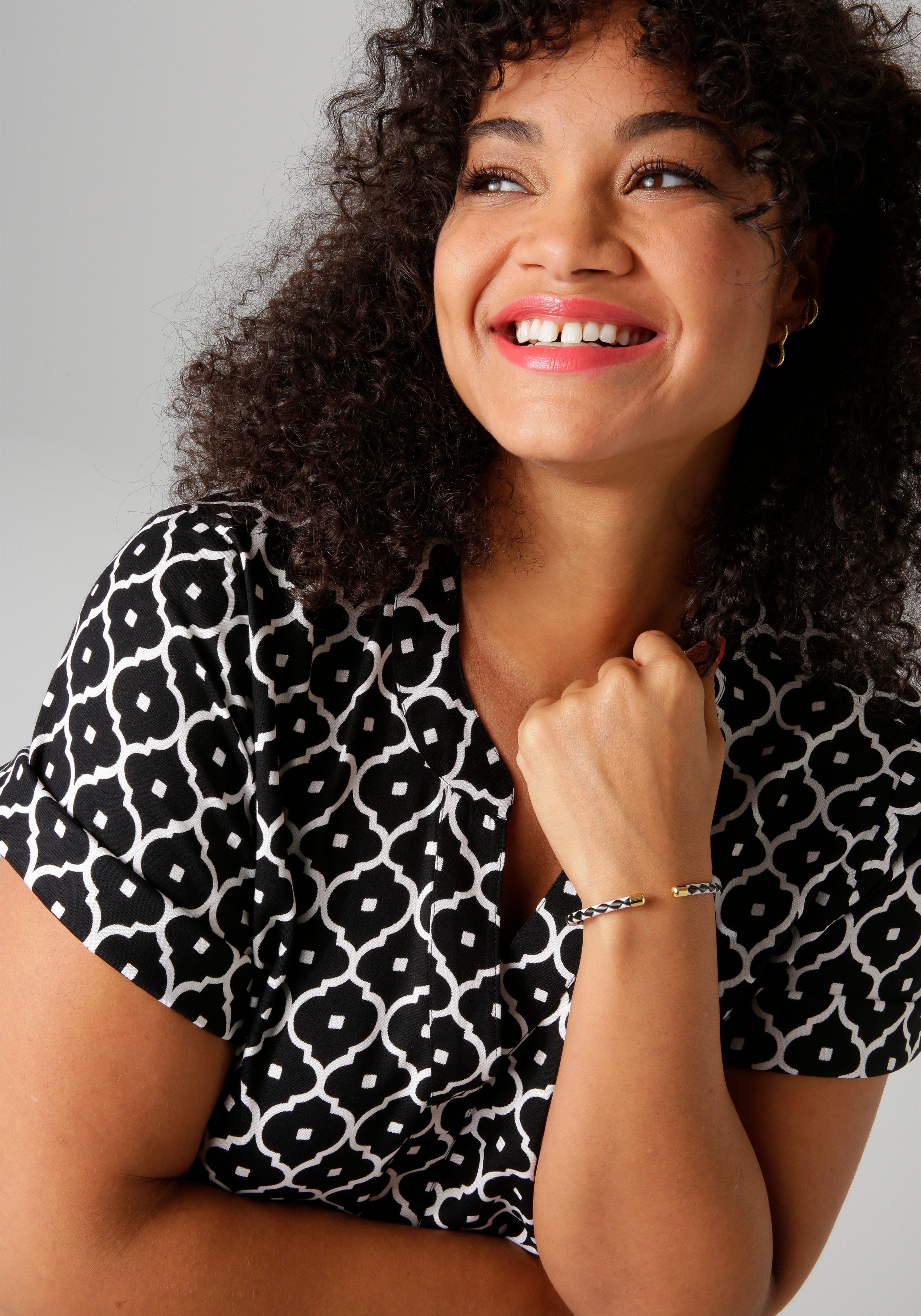 Aniston PLUS Blusenkleid in trendigen Druck