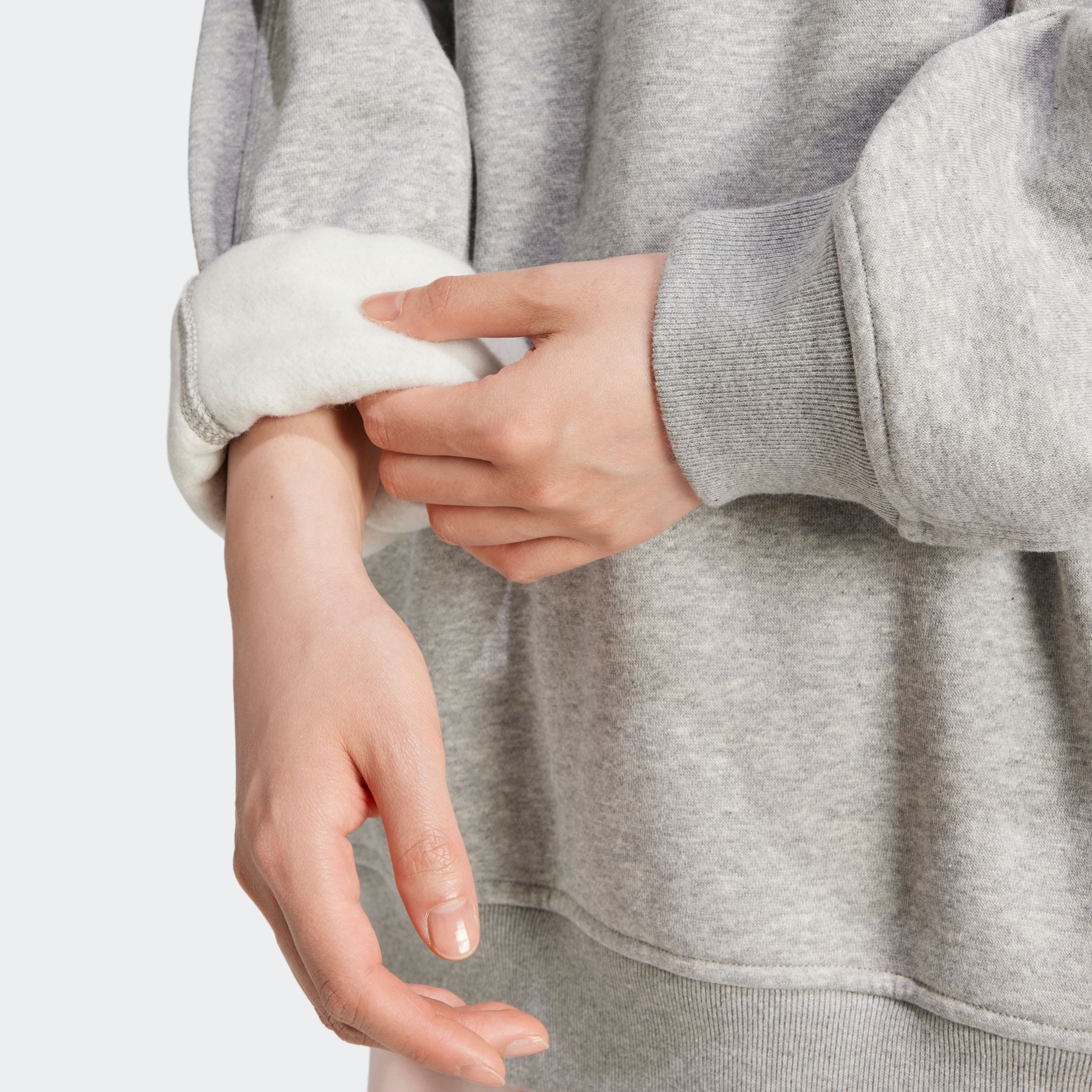 adidas Originals Sweatshirt ESSENTIALS FLEECE-, RUNDHALSAUSSCHNITT, LANG, OVERSIZED