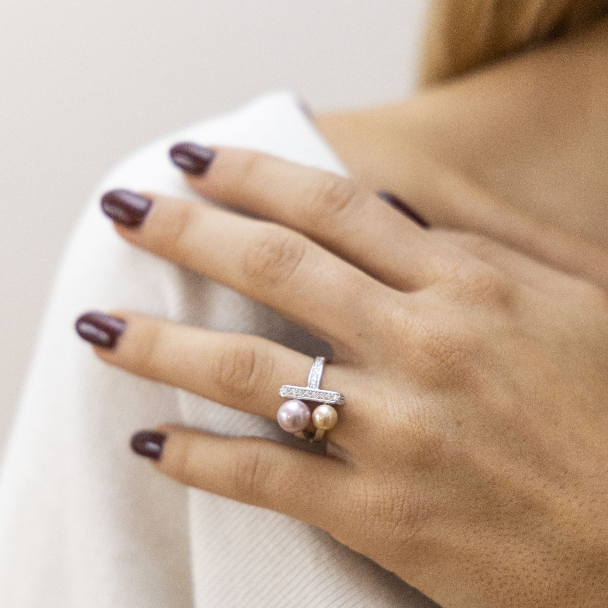Zeeme Fingerring Silber 925 mit 2 Muschelkernperlen und Zirkonia weiß