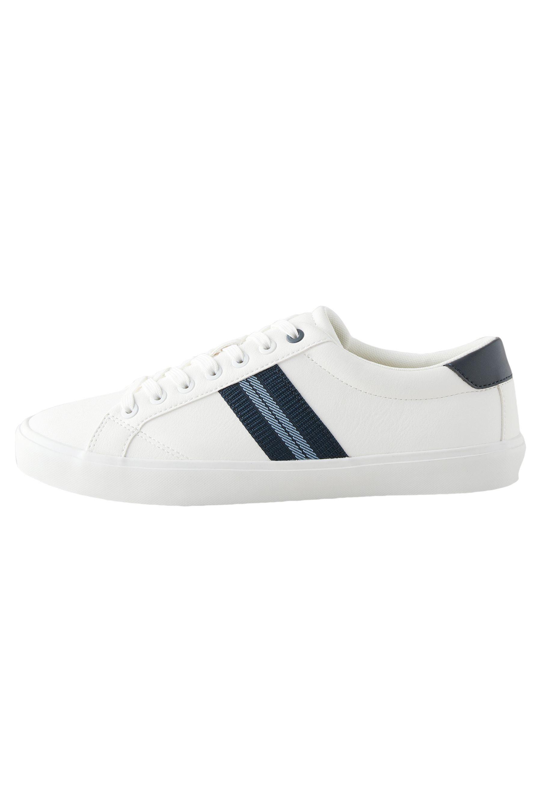 Next Lässig-elegante Sneaker mit Seitenstreifen Sneaker (1-tlg) günstig online kaufen