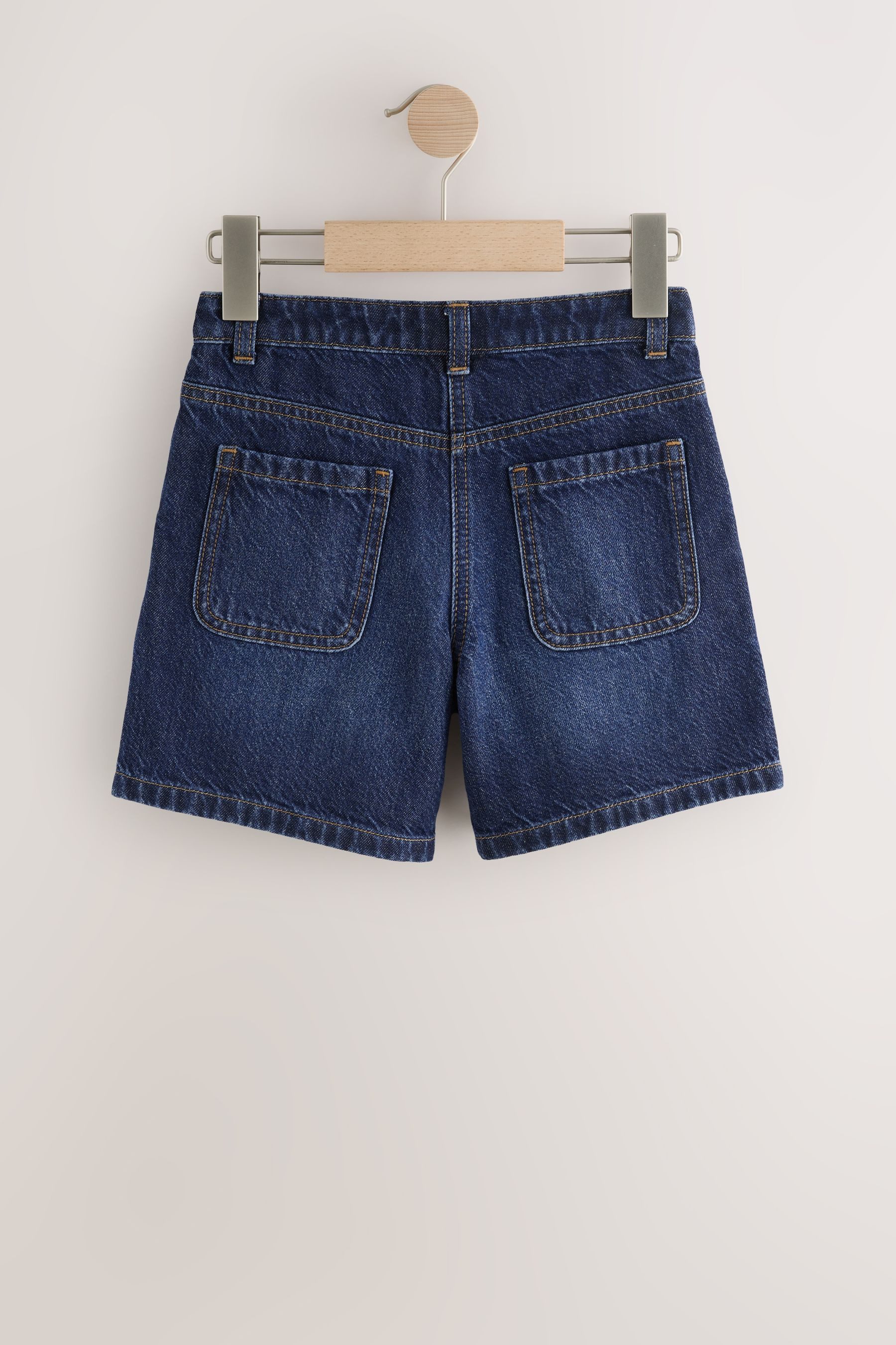 Next Jeansshorts Relaxed Fit Denim-Shorts mit Bundfalten (1-tlg)