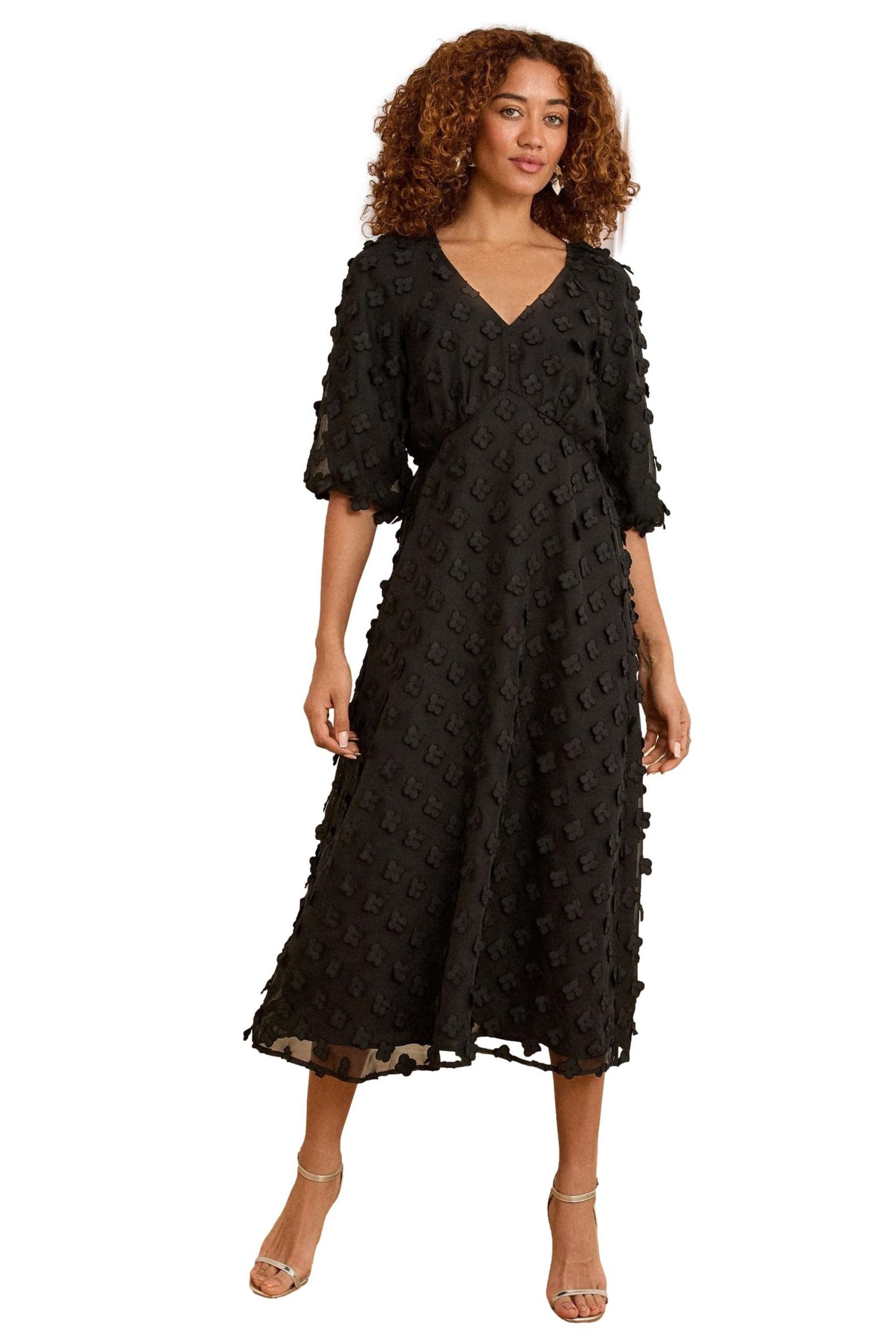 Love & Roses Midikleid Love & Roses Midikleid mit 3D-Blumen, Petite (1-tlg)