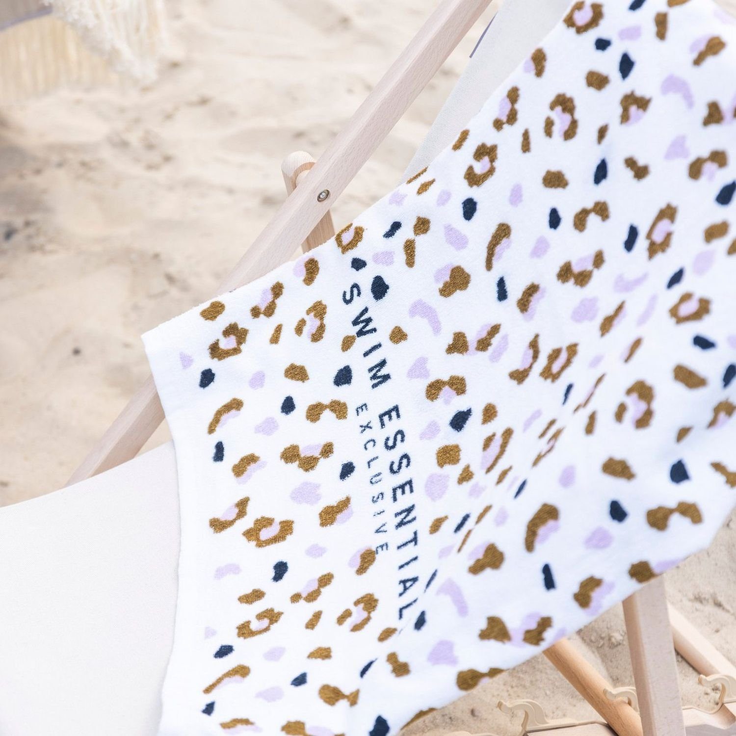 Swim Essentials Strandtücher Swim Essentials Strandlaken Strandtuch weiß Leoparden Muster 135 x 65, Badetuch Handtuch