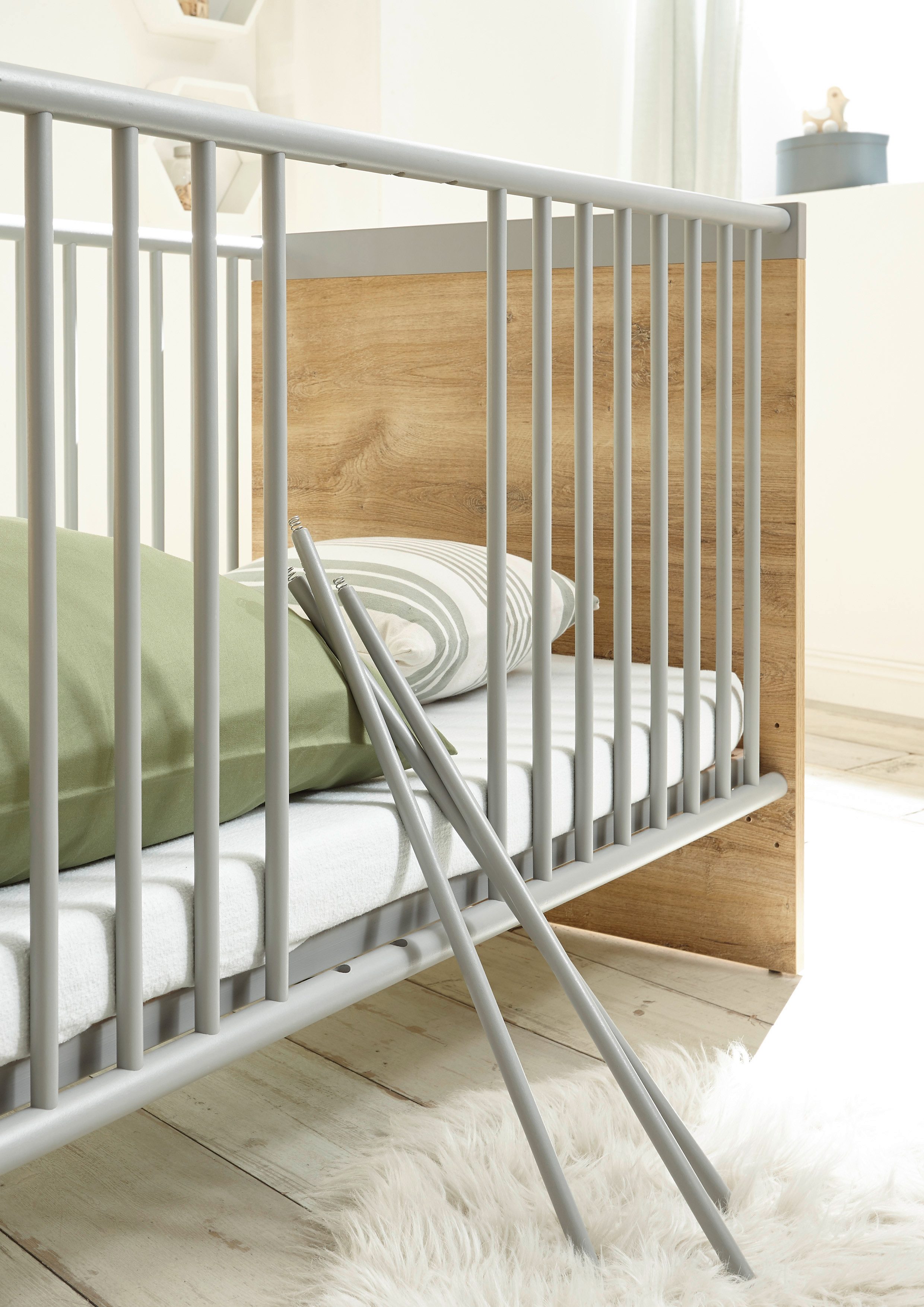 möbel-direkt.de Larissa Baby Room Complete Set (Complete Set, 4-piece: Wardrobe, Bed, Changing Table, Shelf), high-quality and functional