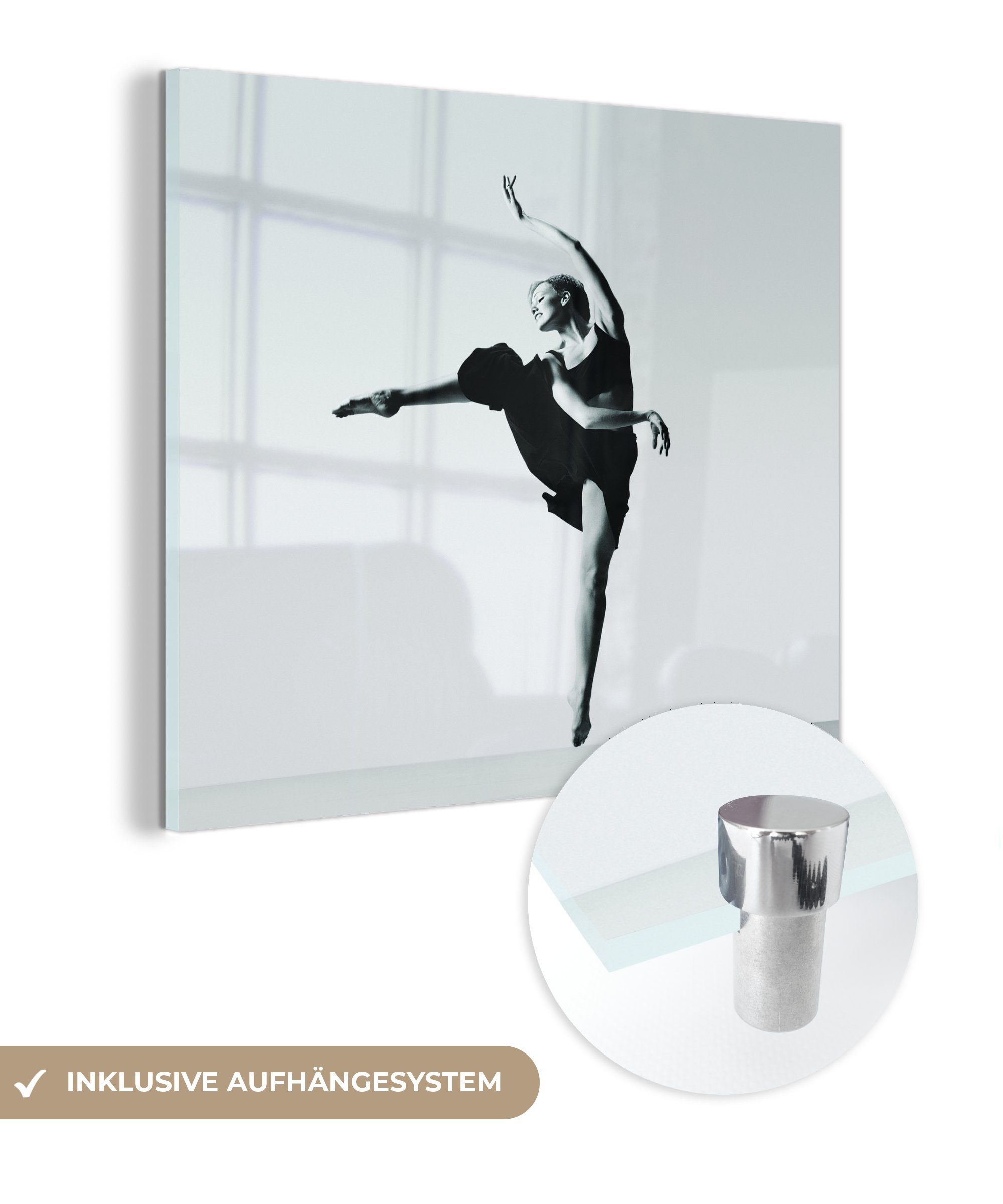 MuchoWow Acrylglasbild Ballerina auf Zehenspitzen in Schwarz und Weiß, (1 St), Glasbilder - Bilder auf Glas Wandbild - Foto auf Glas - Wanddekoration