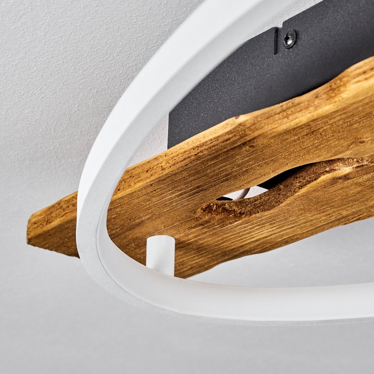 hofstein Deckenleuchte moderne Deckenlampe aus Metall/Holz/Kunststoff in Natur/Weiß, LED fest integriert, 3000 Kelvin, Leuchte mit Holzbalken, 2400 Lumen, LED 20 Watt