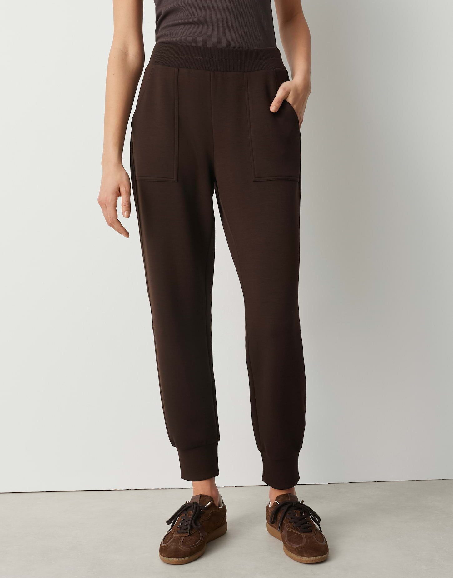 OPUS Stoffhose MYHA CLUB mit samtiger Optik Schmal zulaufendes Bein, angeraute Oberfläche, weicher Griff