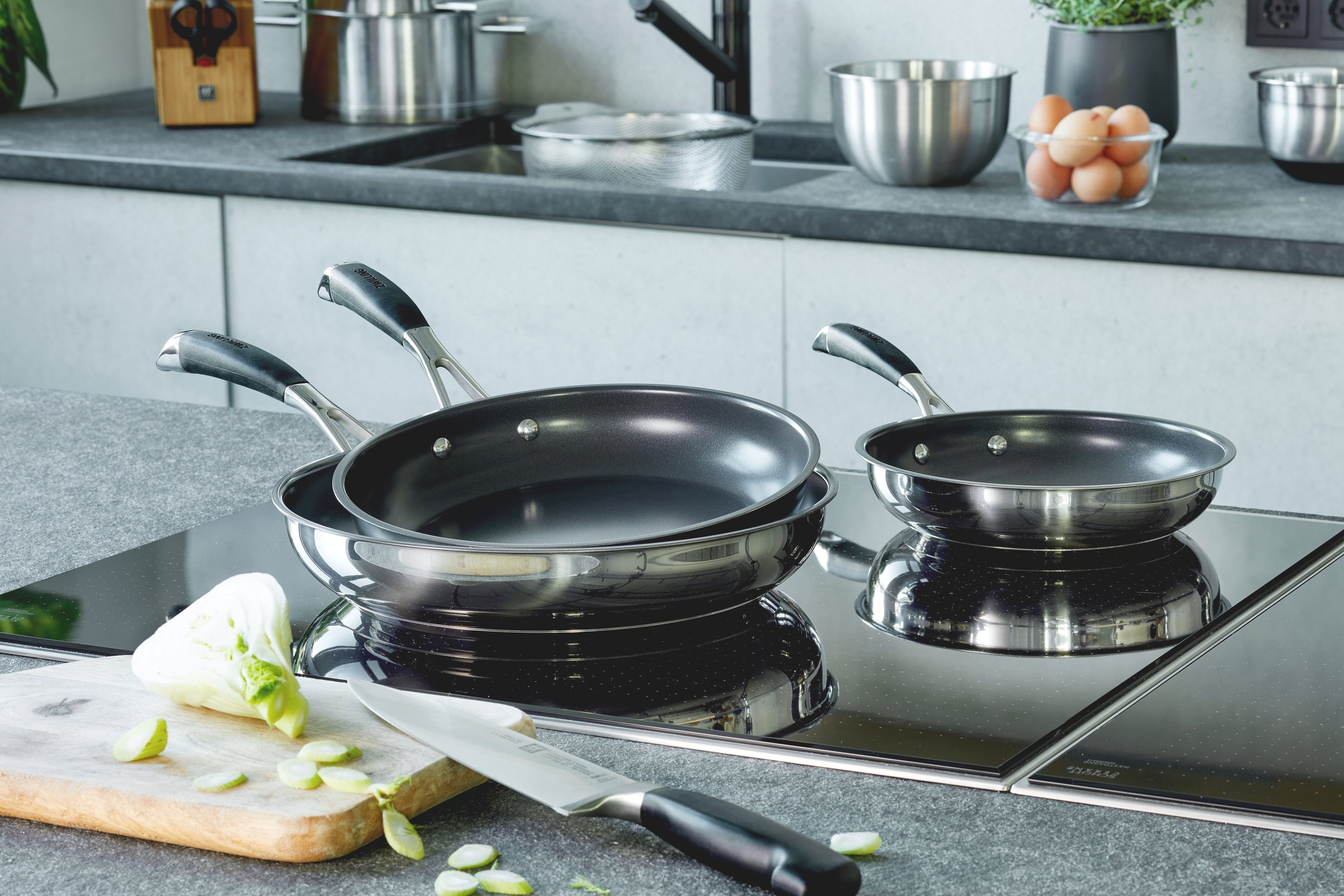 Zwilling Pfannen-Set Core, Edelstahl 18/10 (Set, 3-tlg., je 1 Pfanne 20 cm, 24 cm & 28 cm), Keramik-Antihaftbeschichtung, Edelstahl, Stay-Cool-Griff, Induktion