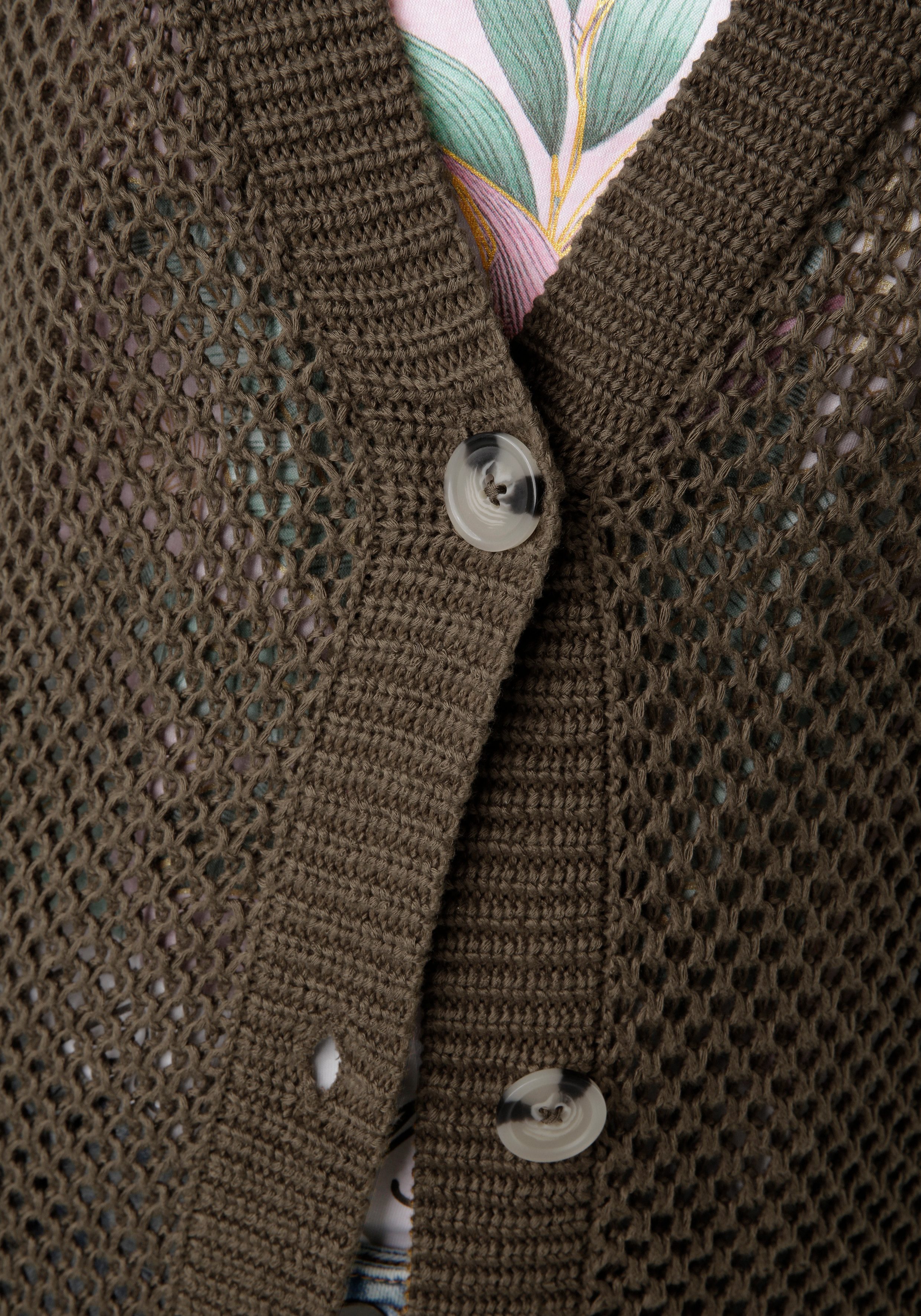 Aniston CASUAL Strickjacke mit trendigem Lochstrick-Muster