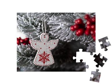 puzzleYOU Puzzle Holzengel auf dem Weihnachtsbaum, 48 Puzzleteile, puzzleYOU-Kollektionen Engel