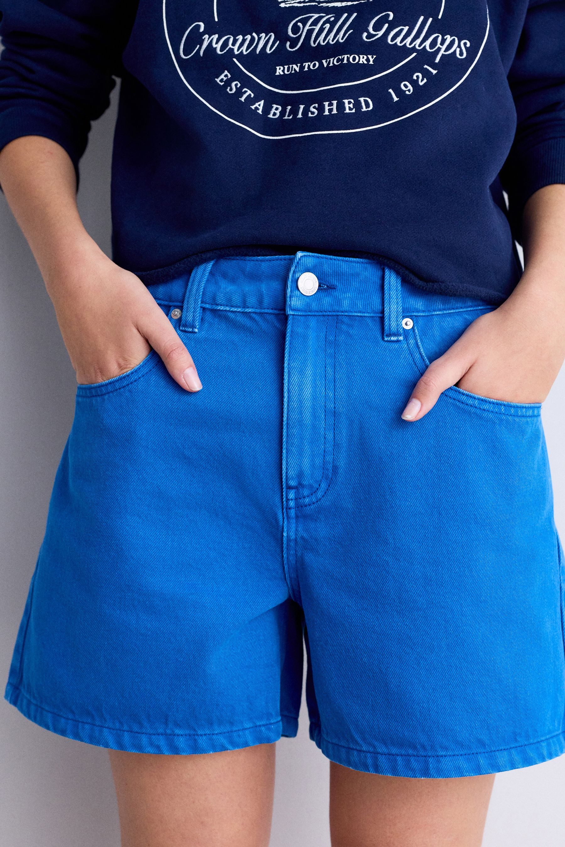 Next Jeansshorts Jeansshorts mit hohem Bund in A-Linien-Form (1-tlg)