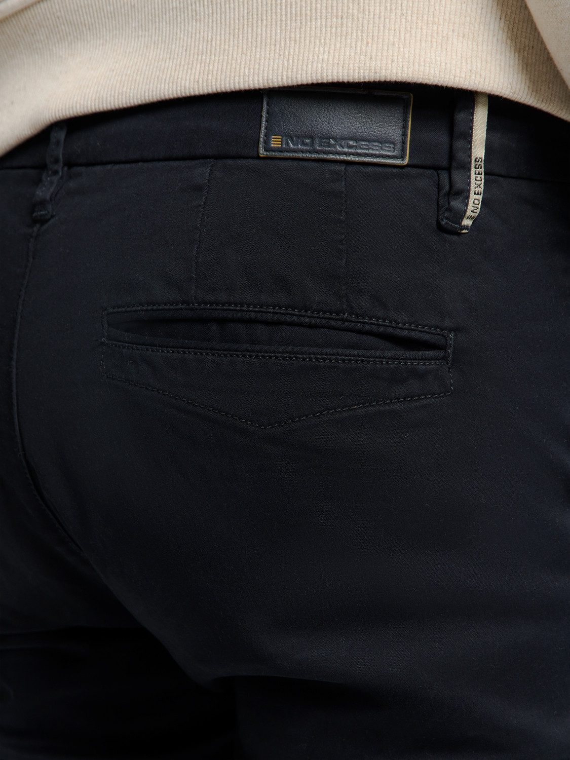 NO EXCESS Chinohose mit Garmend-Dyed-Finish