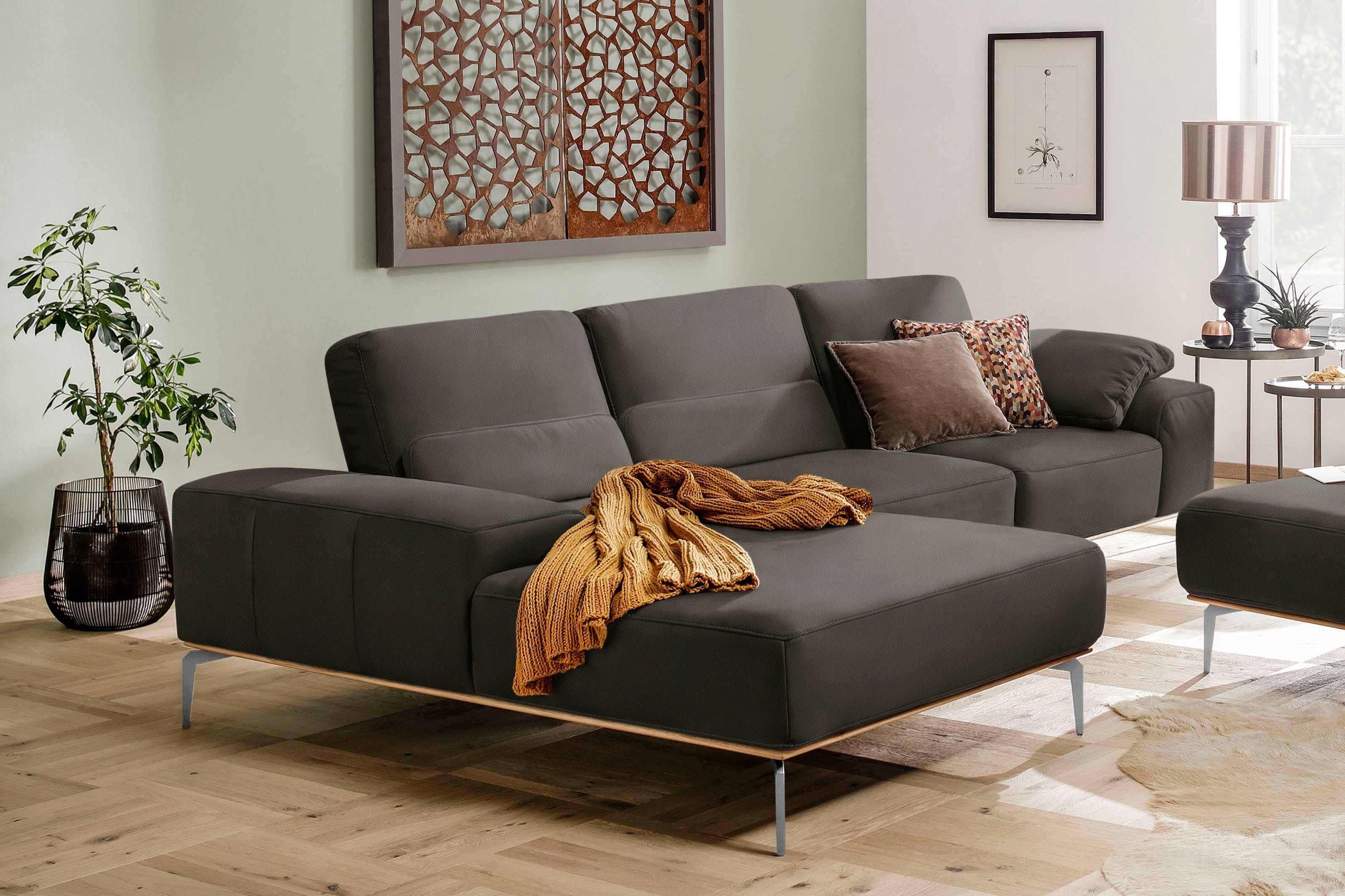 glänzend, Füße mit Holzsockel, cm Ecksofa in Chrom elegantem W.SCHILLIG run, 319 Breite