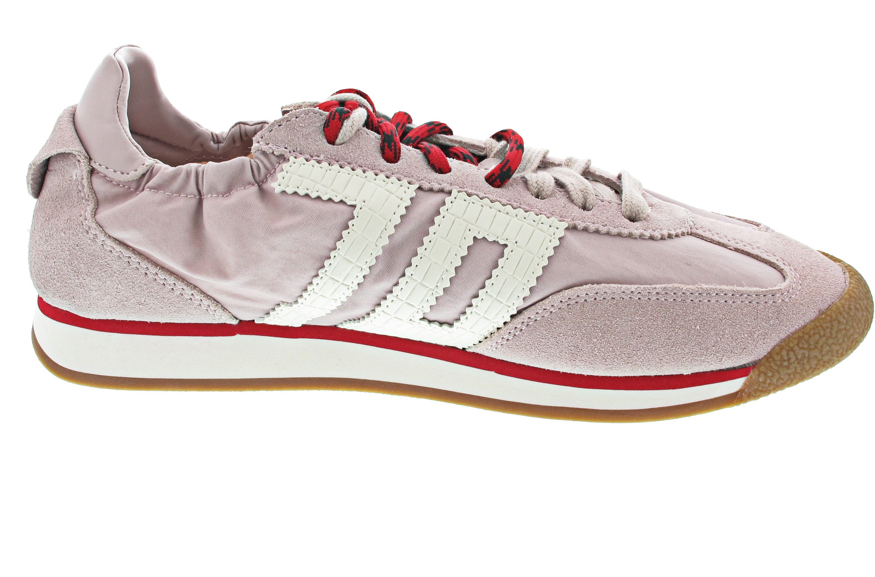 Back 70 Sneaker